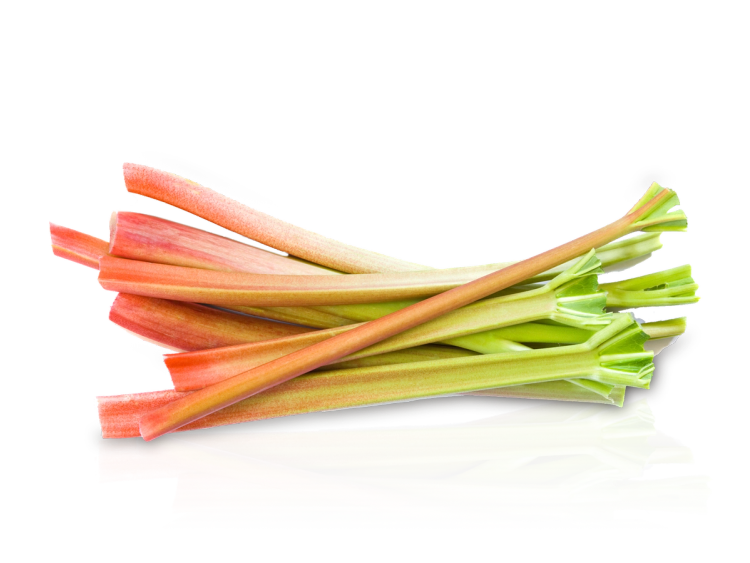 Rabarbrastilker med rosa og grønne stilker liggende på en svart bakgrunn.