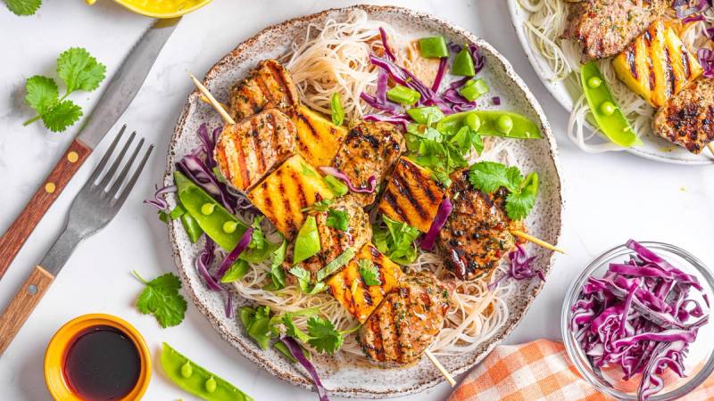 Grillspyd med asiatisk salat