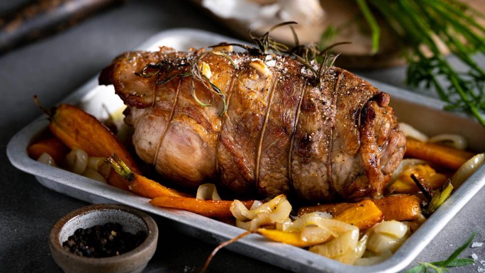 Klassisk lammestek med hvitløk og rosmarin