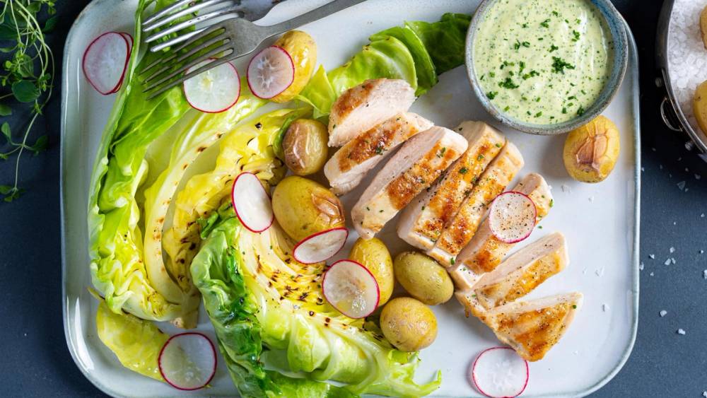 kyllingbryst med salatbakte nypoteter