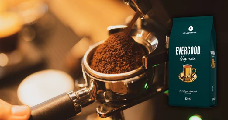Kaffekvern som maler espresso- eller filterkaffe, med Evergood kaffepose ved siden av.