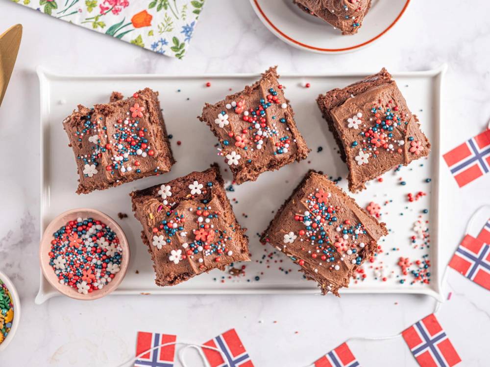 Sjokoladekake i langpanne med sjokoladekrem