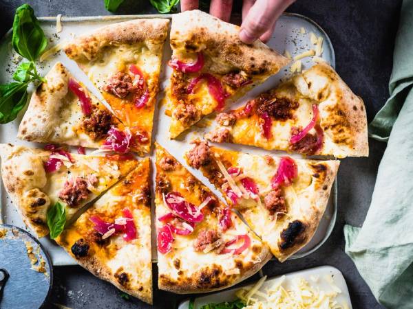 Hvit pizza med nduja og salciccia