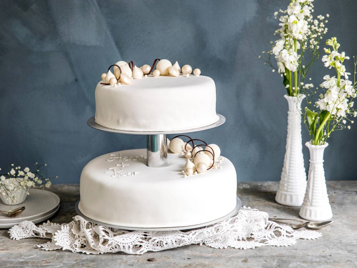 Bryllupskake i to etasjer