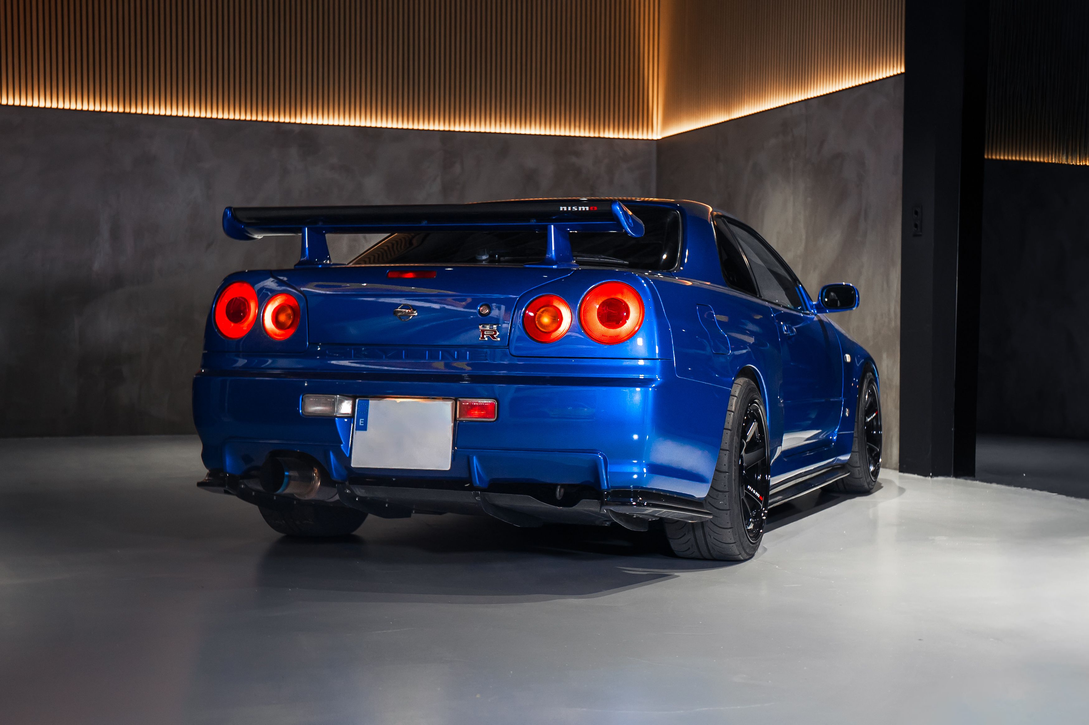 Nissan  Skyline GT-R R34 — foto 17