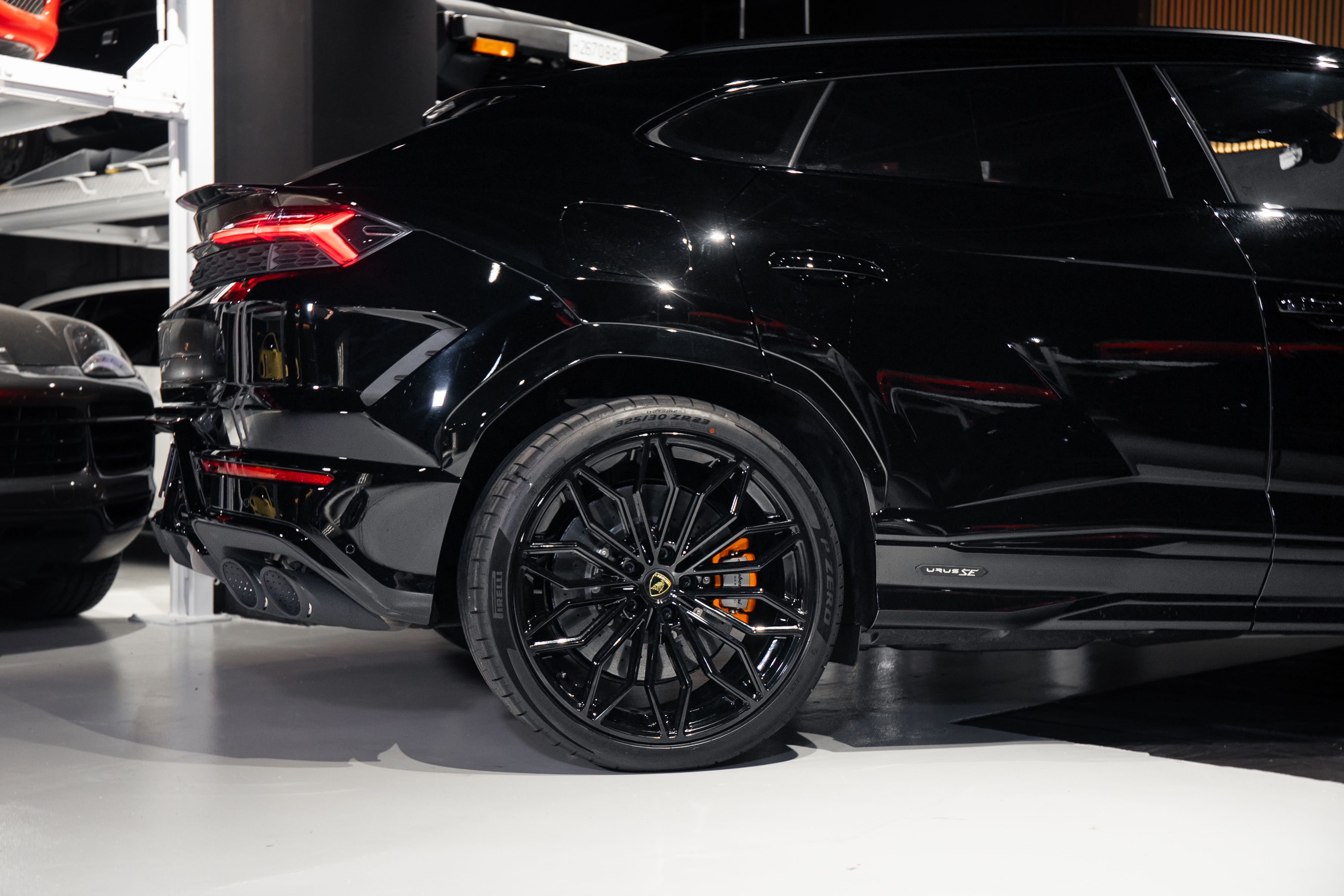Lamborghini Urus — foto 12