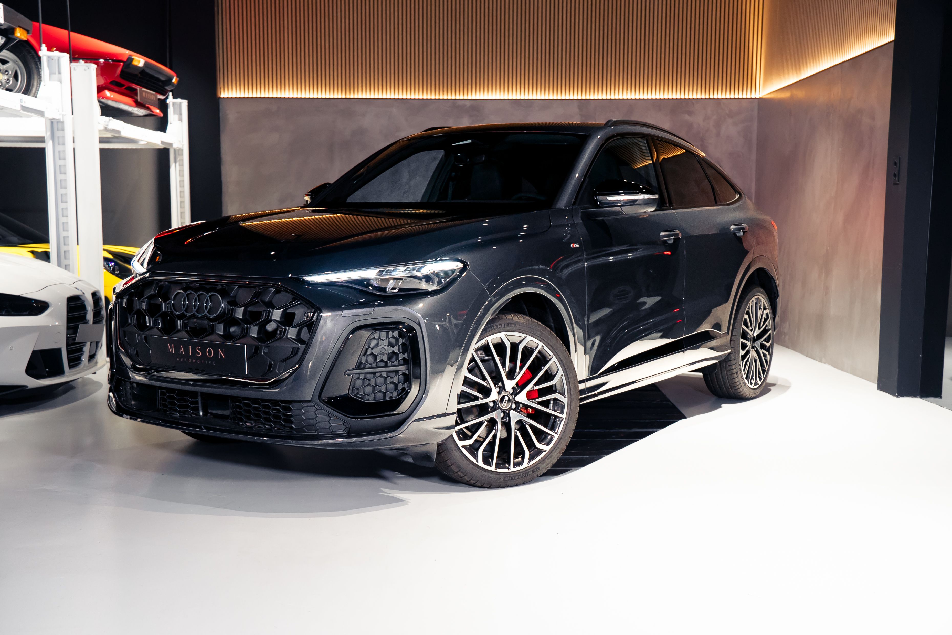 Audi Q5 Sportback en el showroom de Maison Automotive