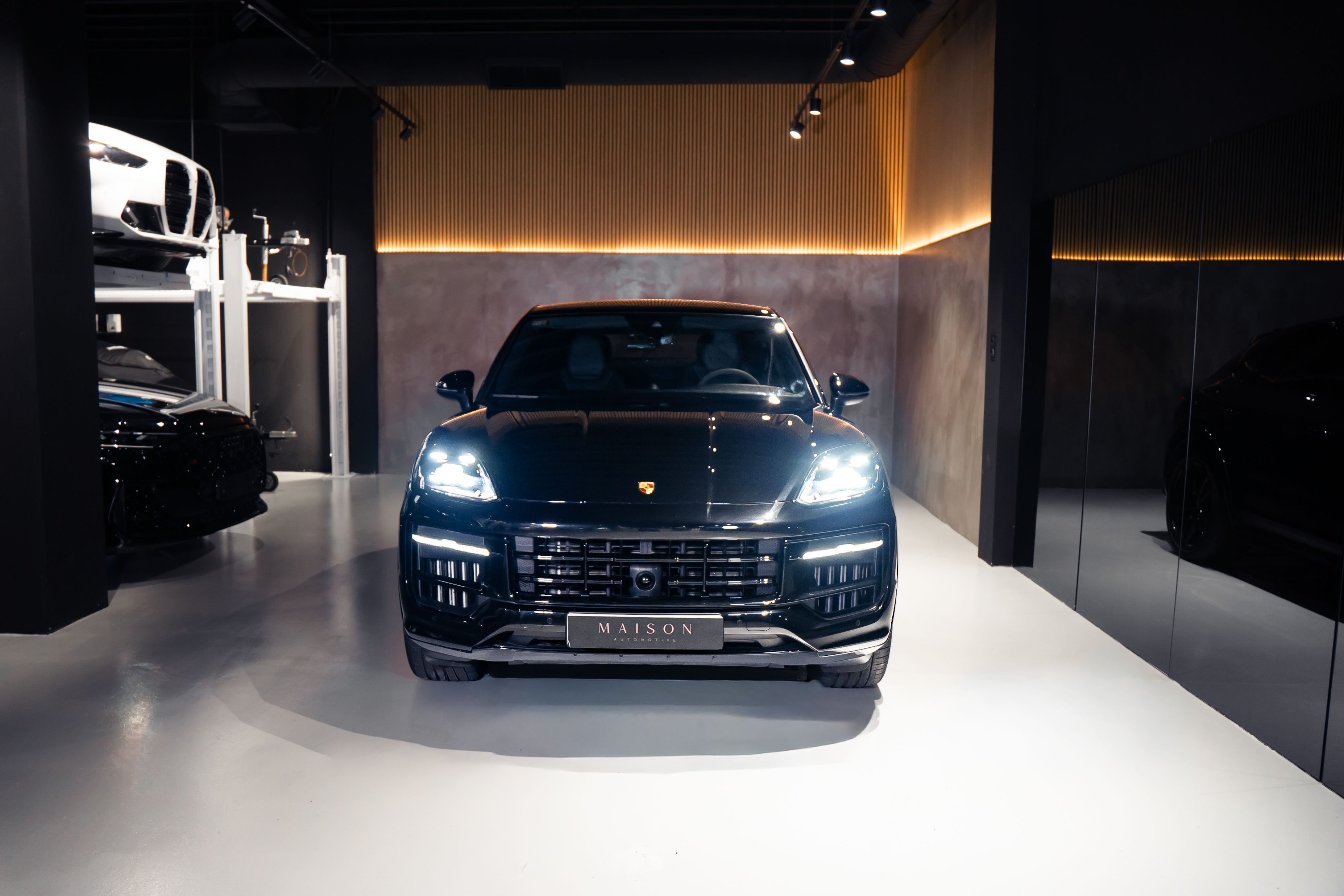 Porsche Cayenne  — photo 2