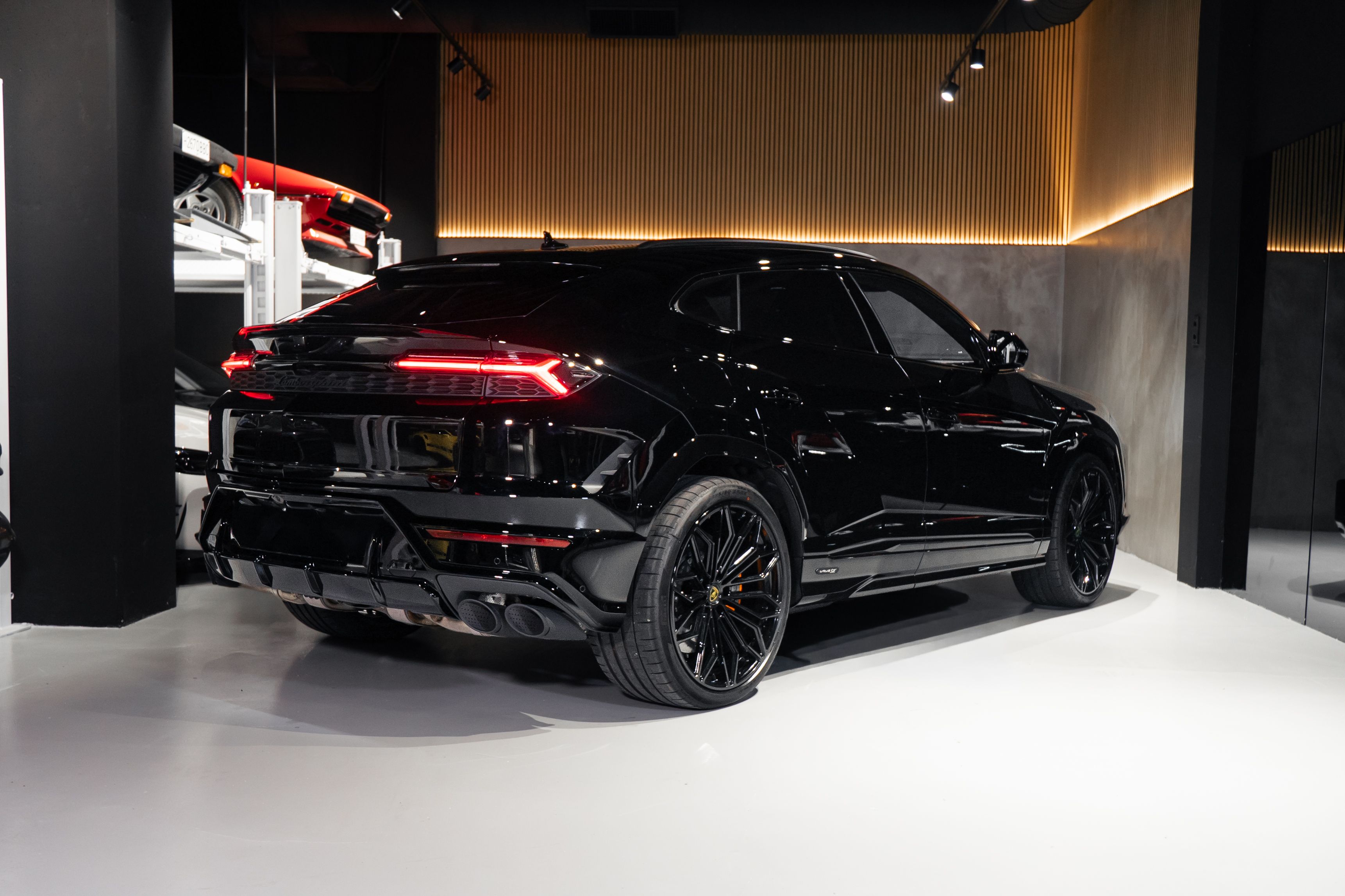 Lamborghini Urus — foto 13