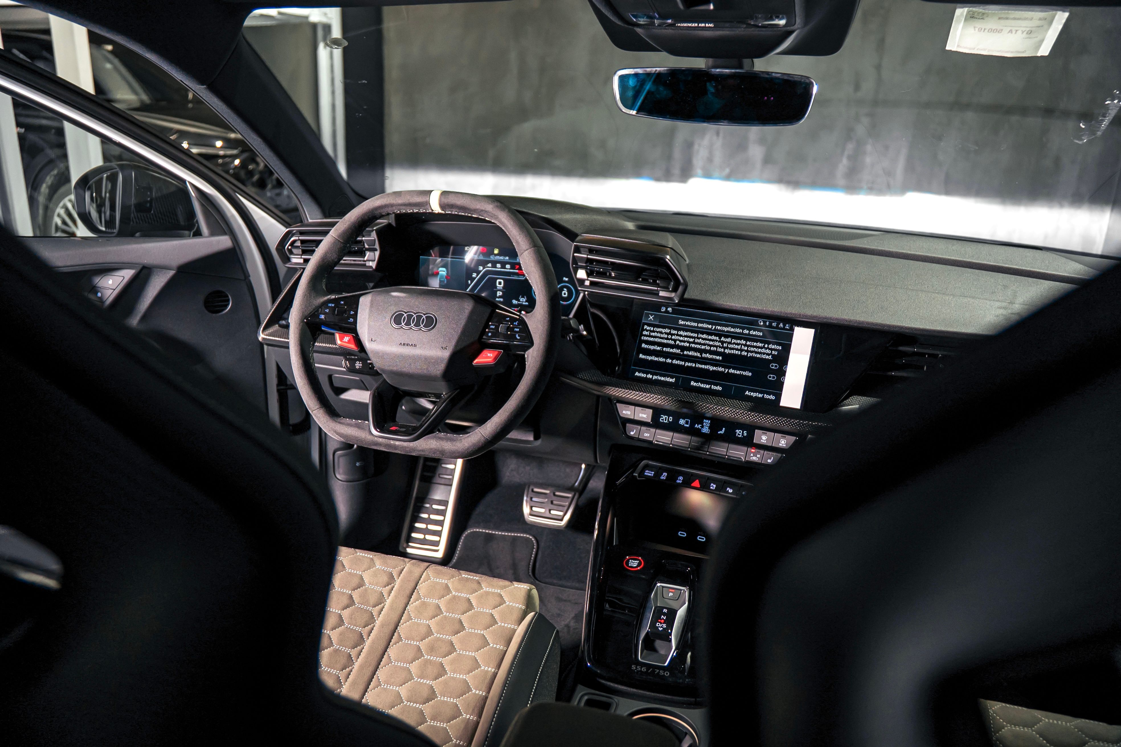 Audi RS3 Competition — photo 11