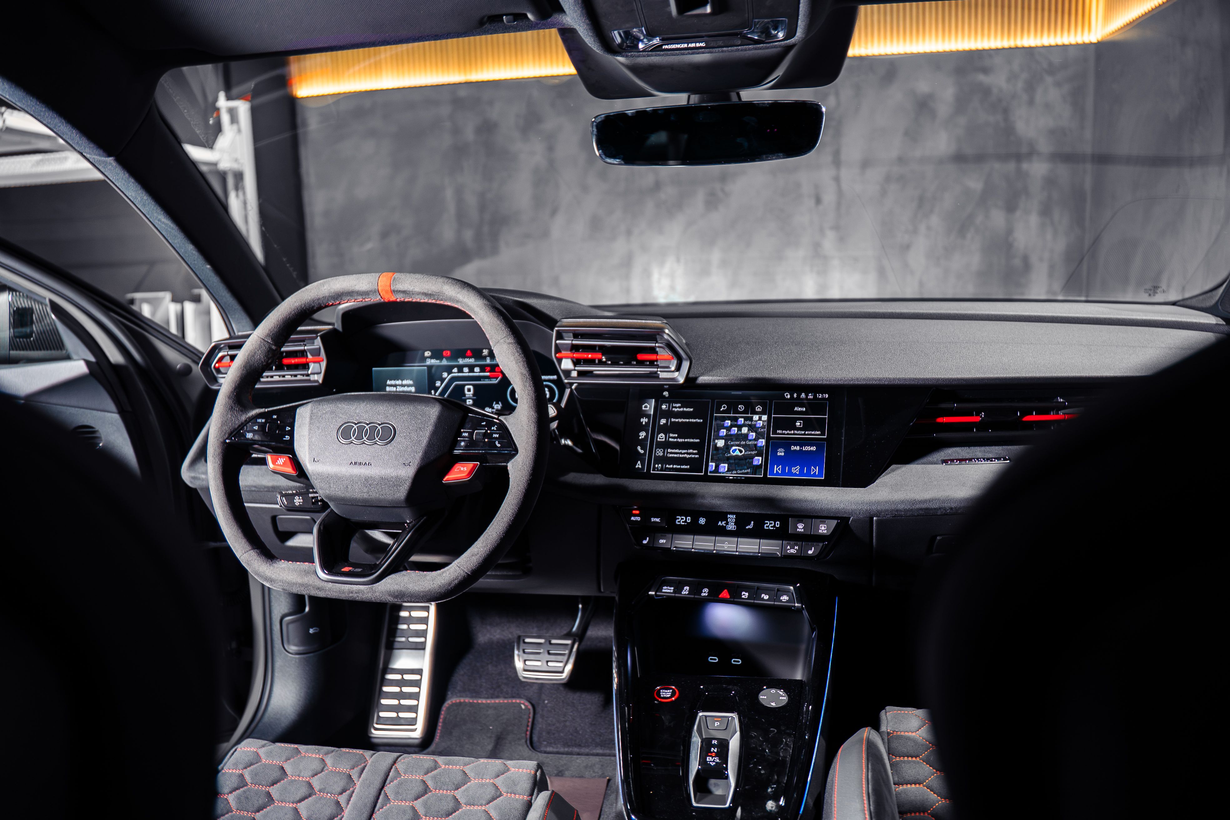 Audi RS3 Sportback — photo 11