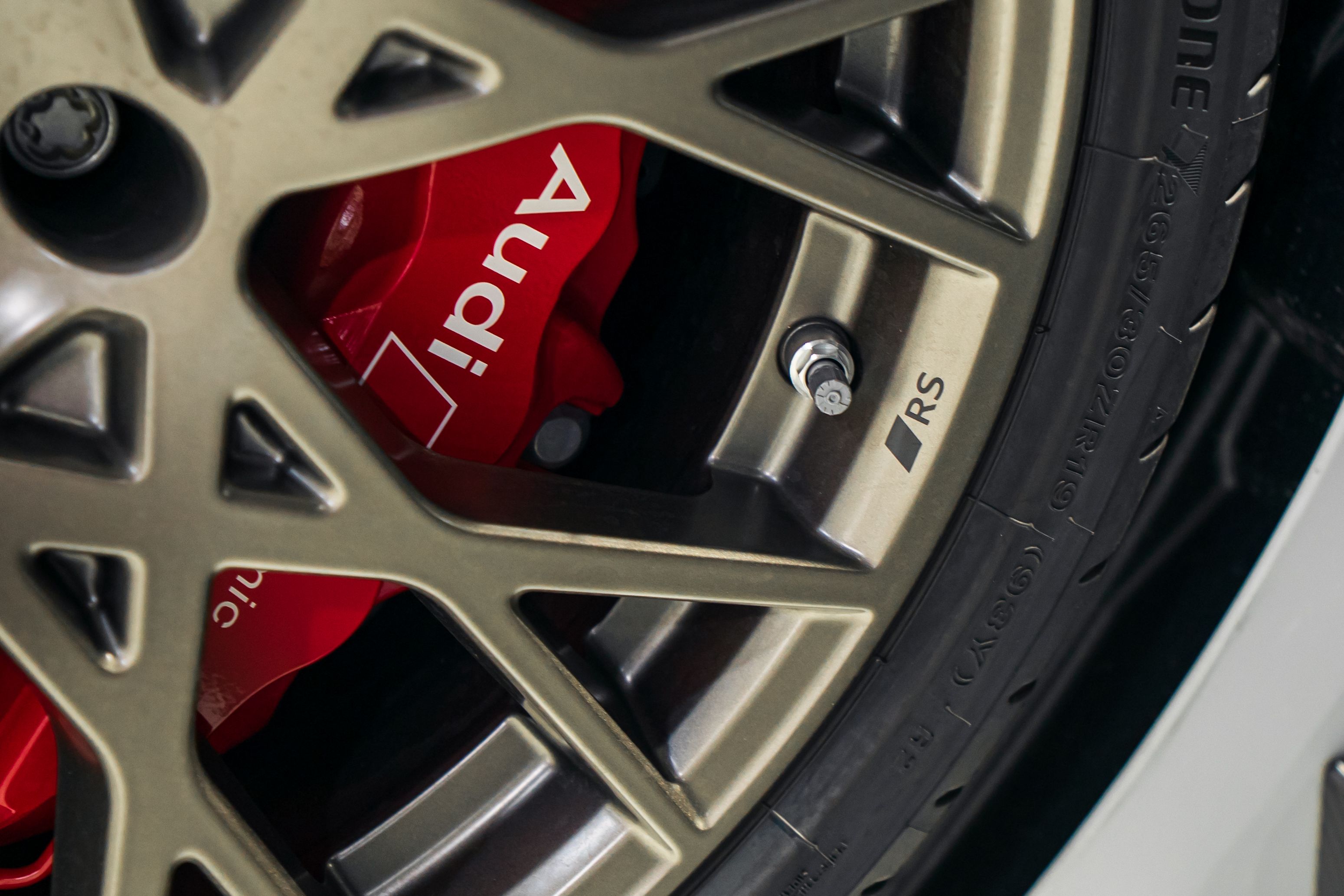 Audi RS3 Competition — photo 24