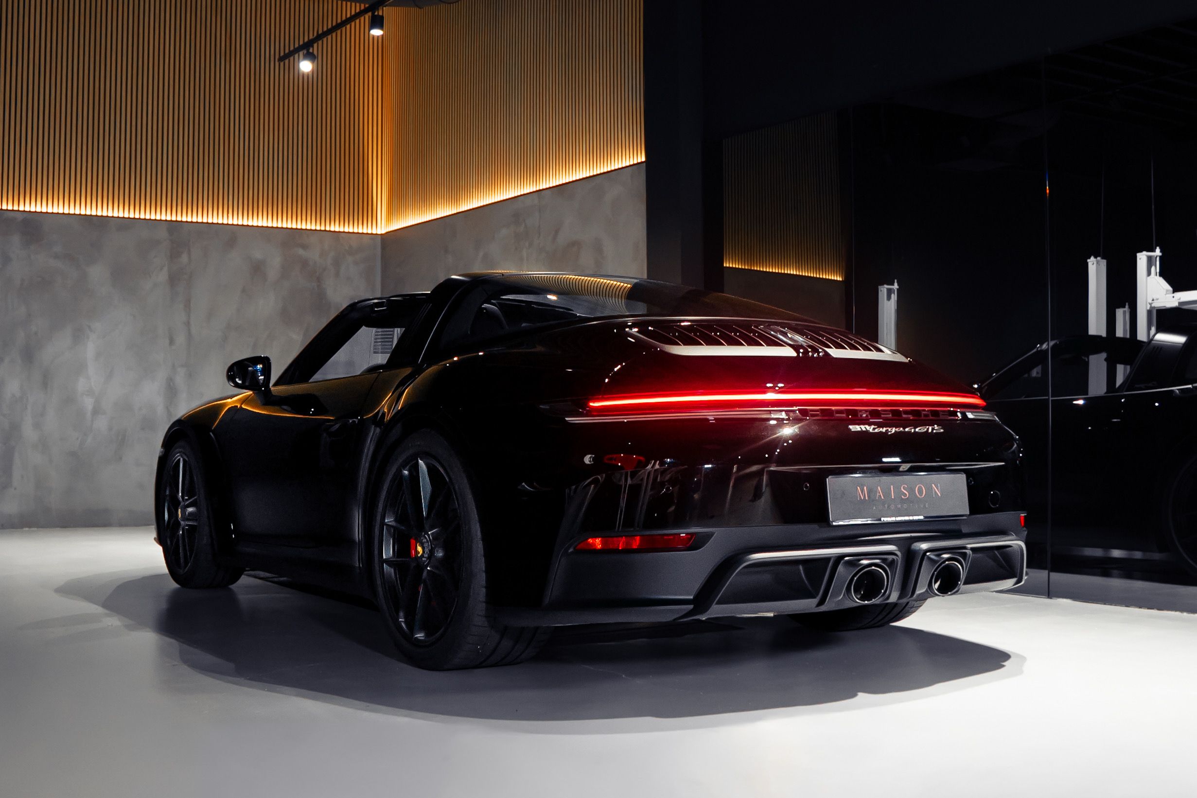 Porsche 911 Targa 4 GTS  — photo 19