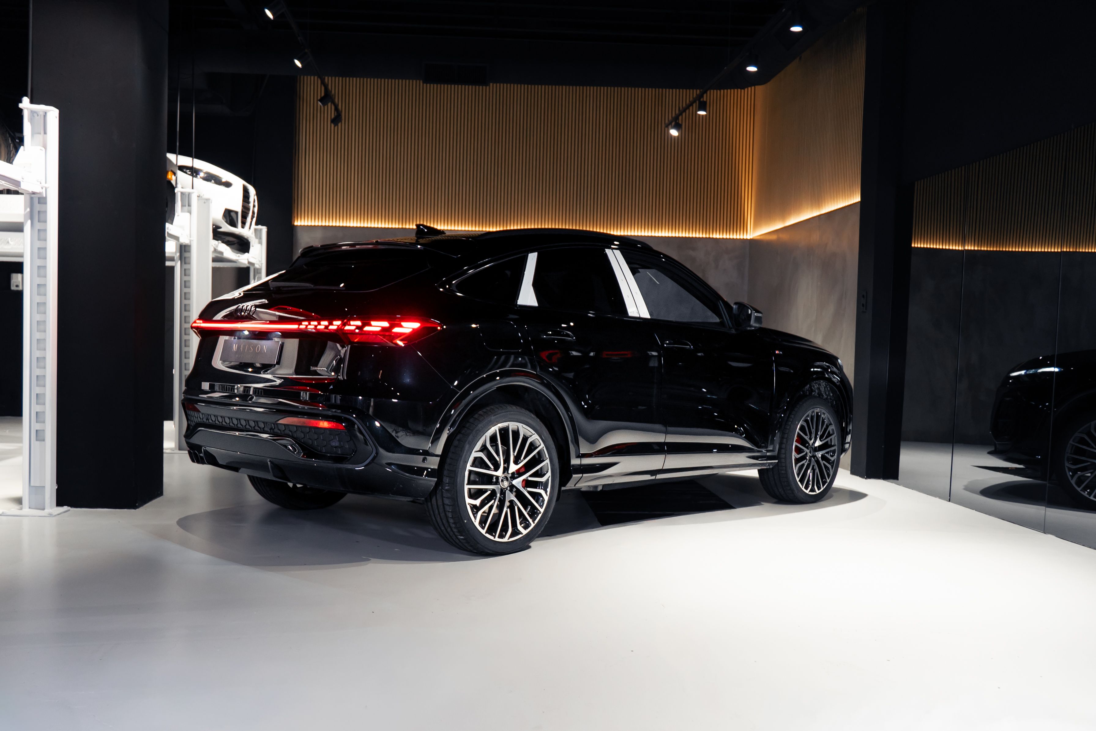 Audi Q5 Sportback — foto 12