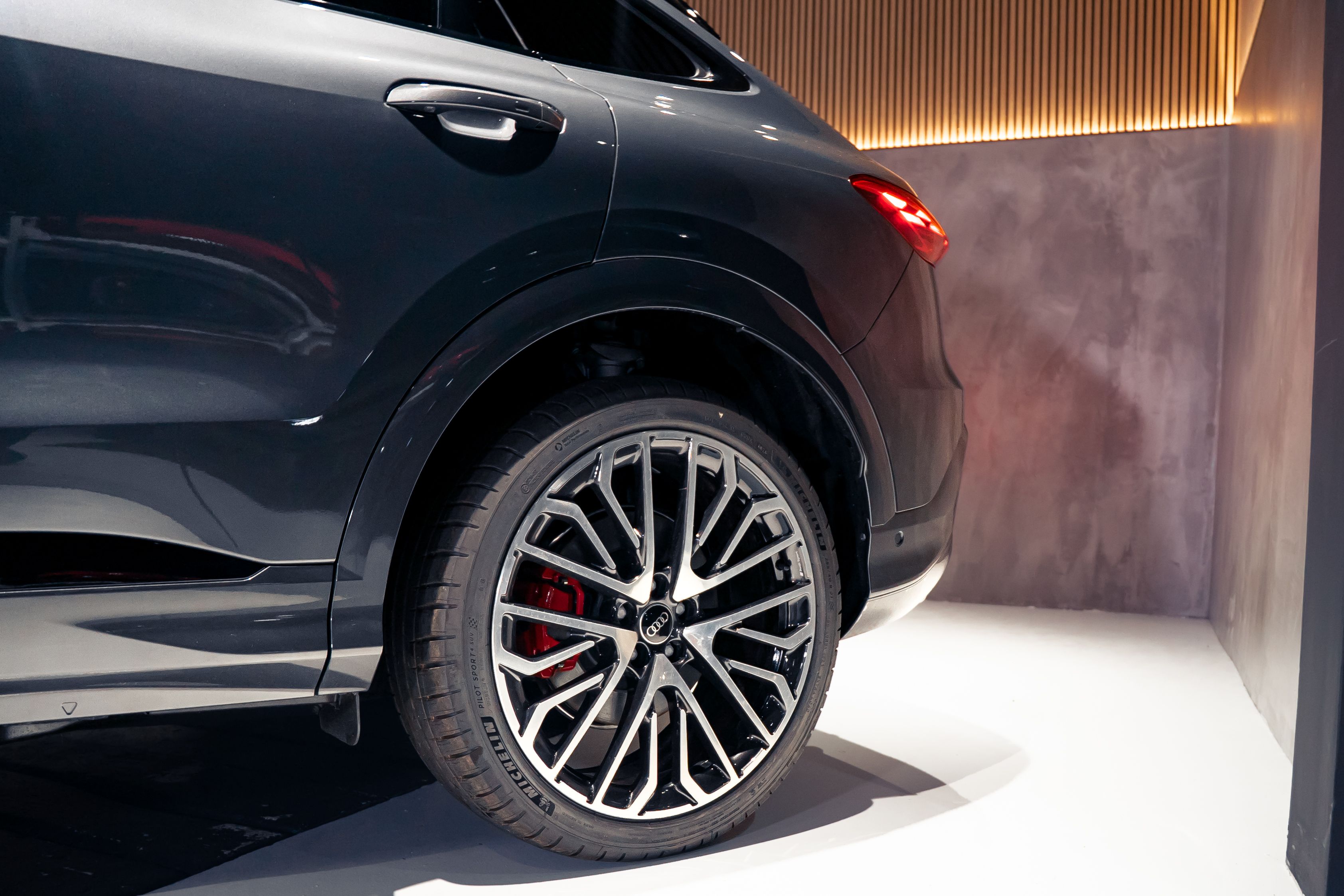 Audi Q5 Sportback  — foto 18