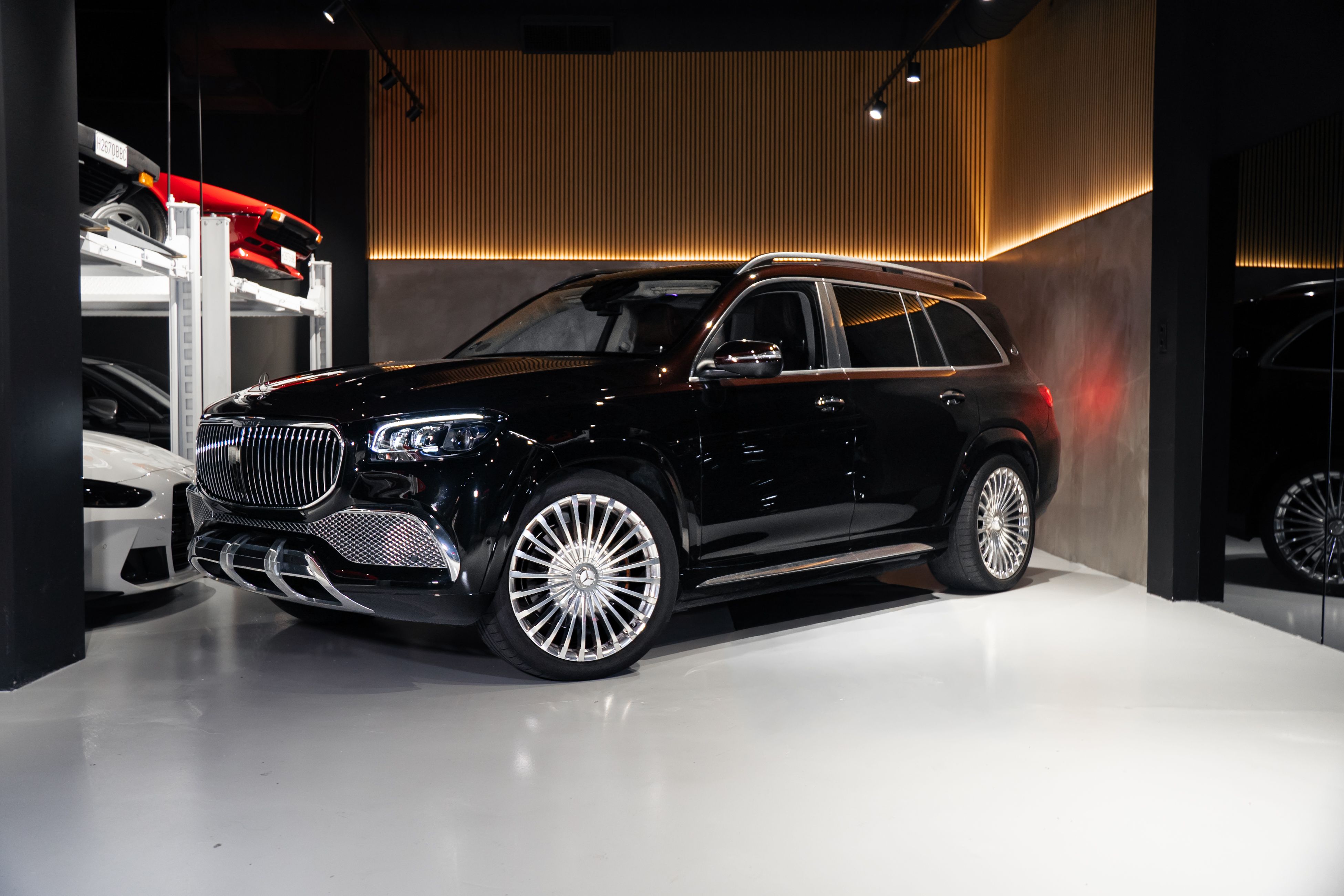 Mercedes Maybach GLS 600 en el showroom de Maison Automotive