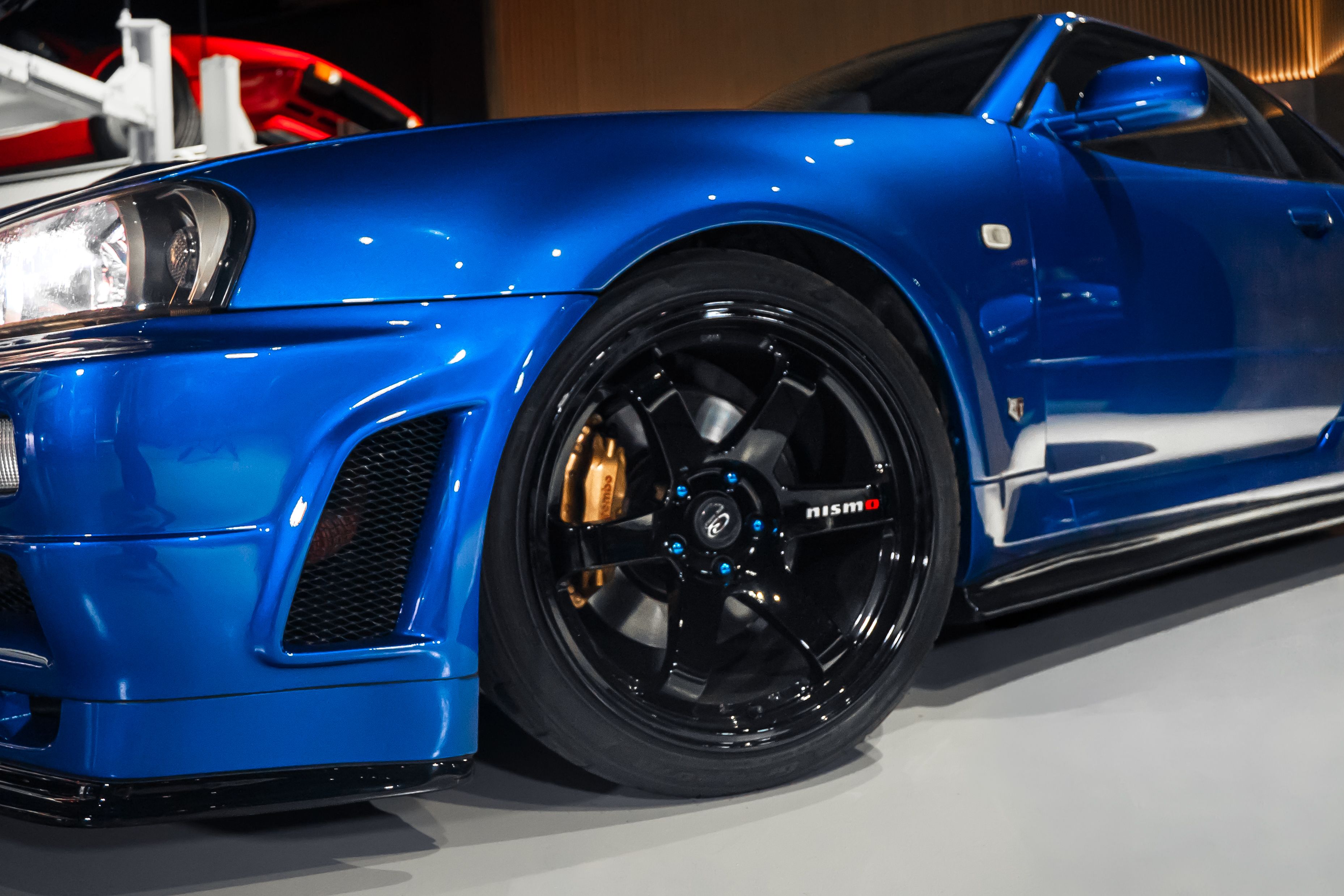 Nissan  Skyline GT-R R34 — foto 3