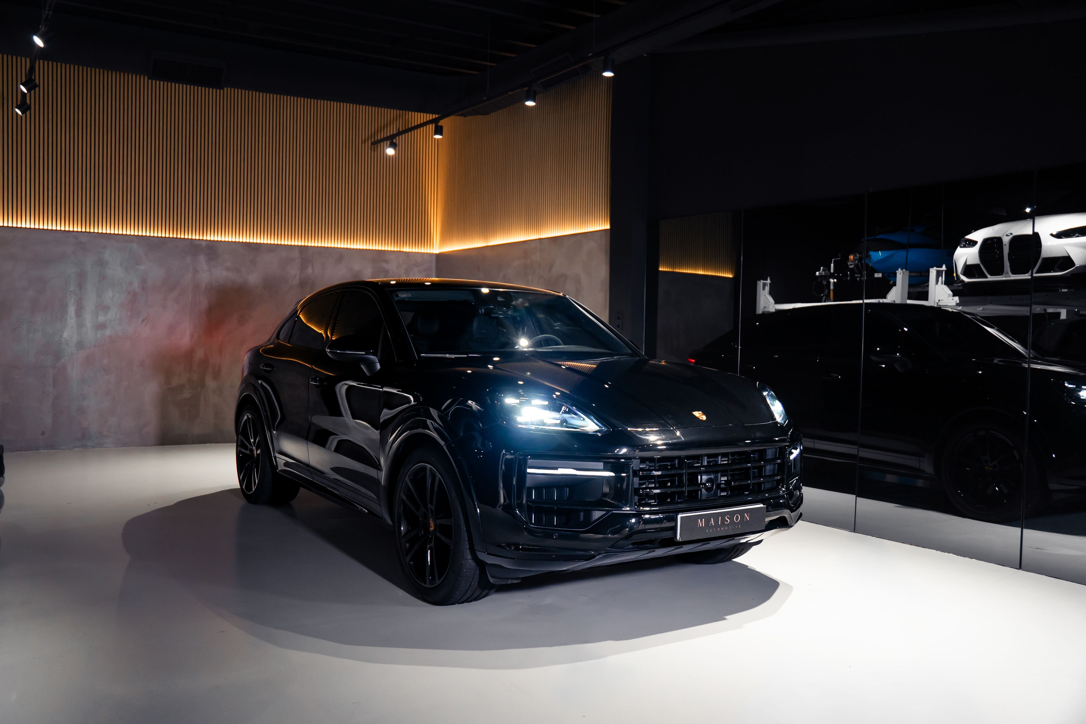 Porsche Cayenne  — photo 4