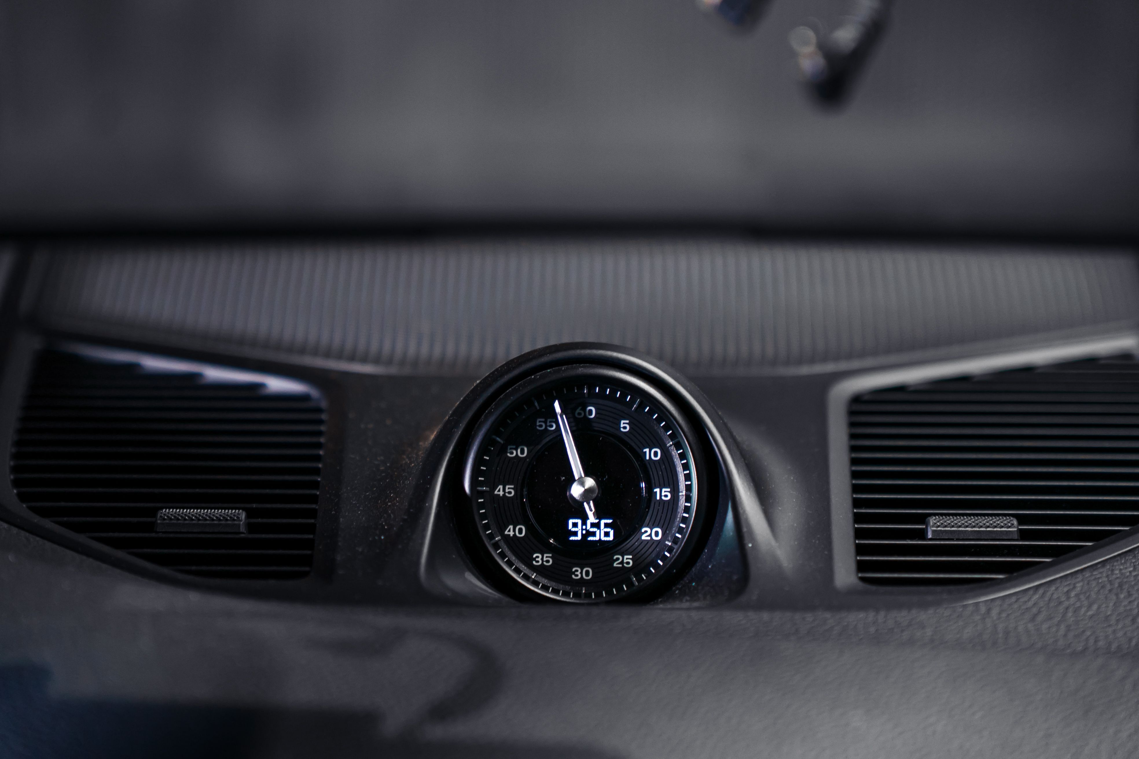 Porsche Cayenne  — photo 11