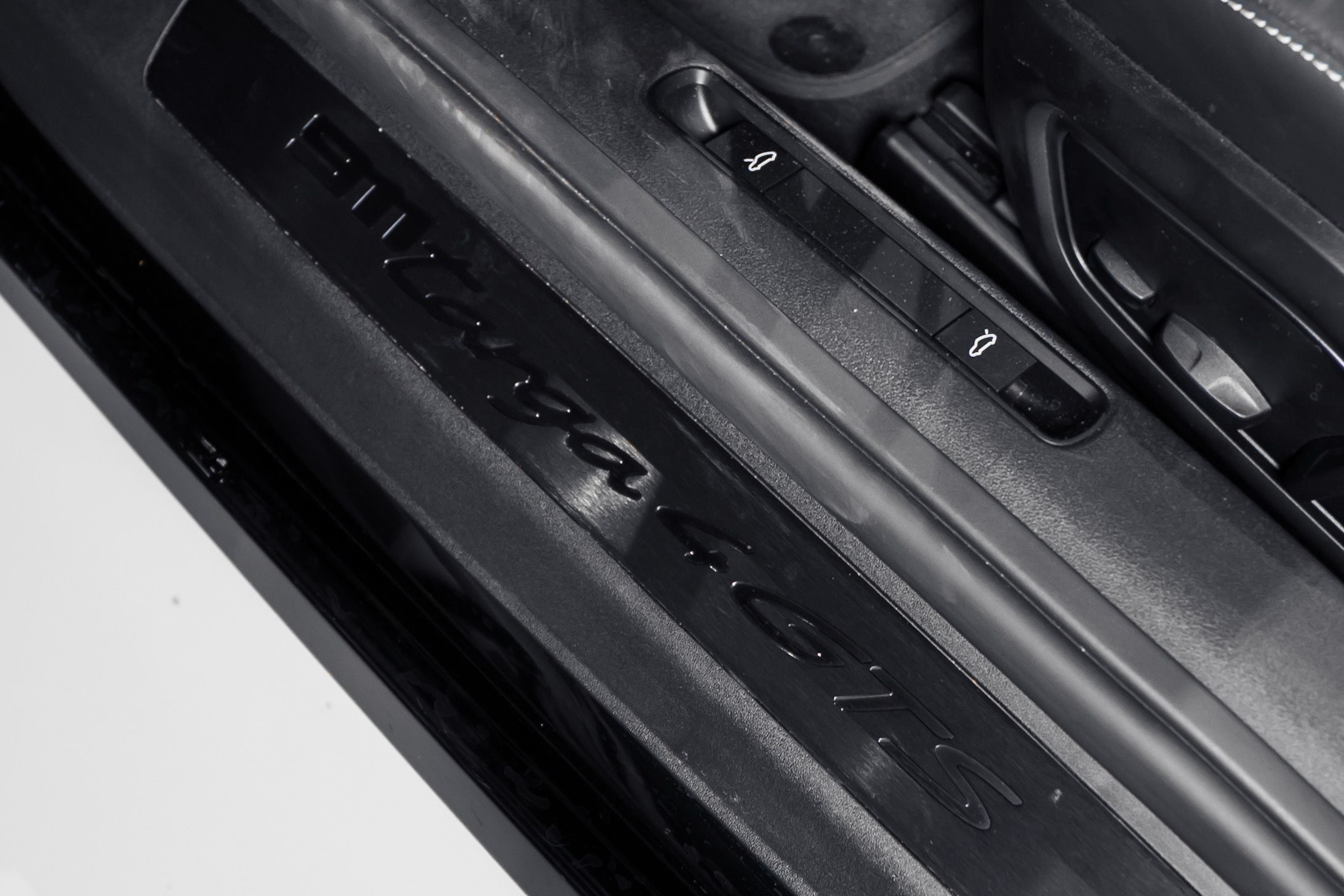 Porsche 911 Targa 4 GTS  — photo 15