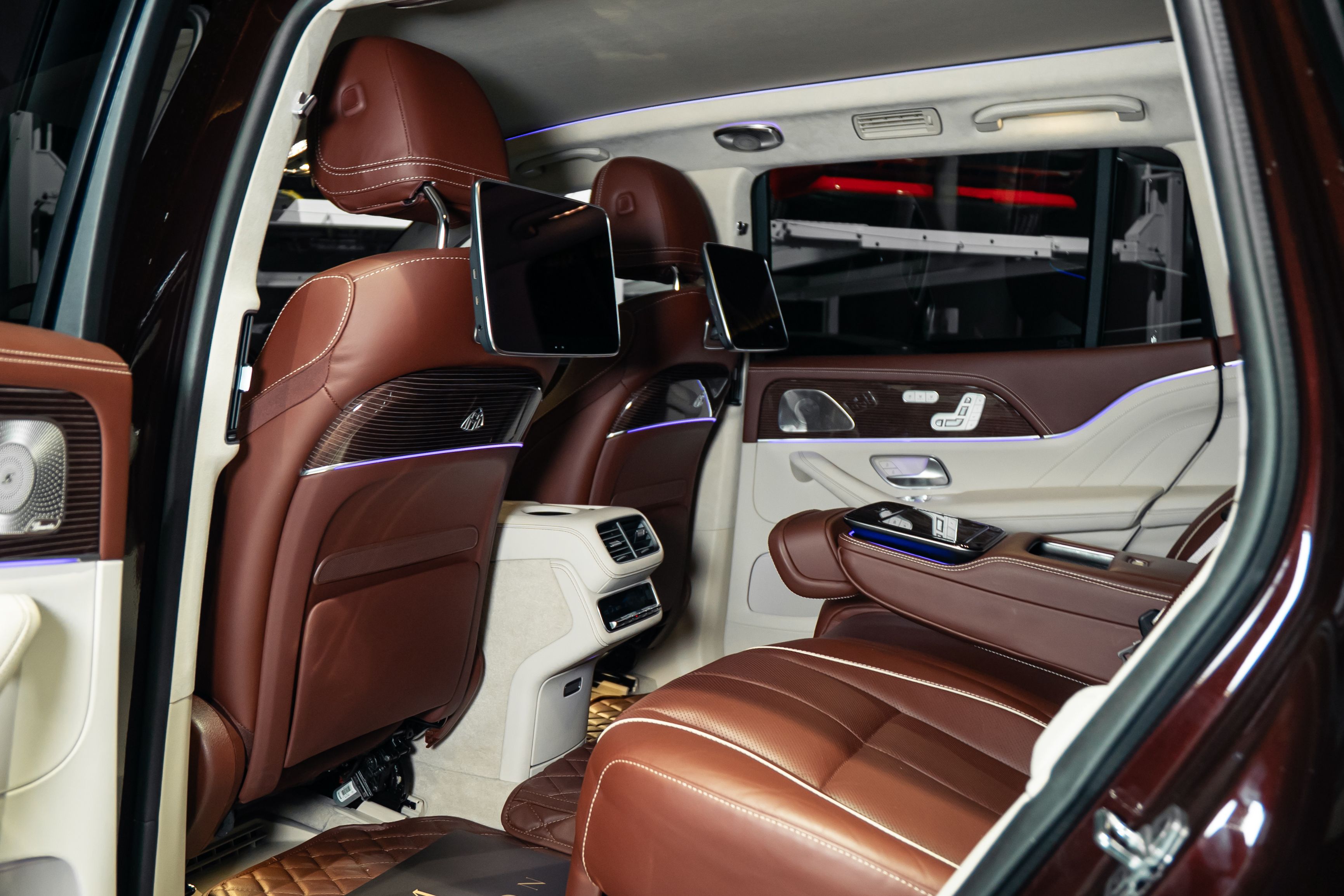 Mercedes-AMG Maybach GLS600 — foto 9