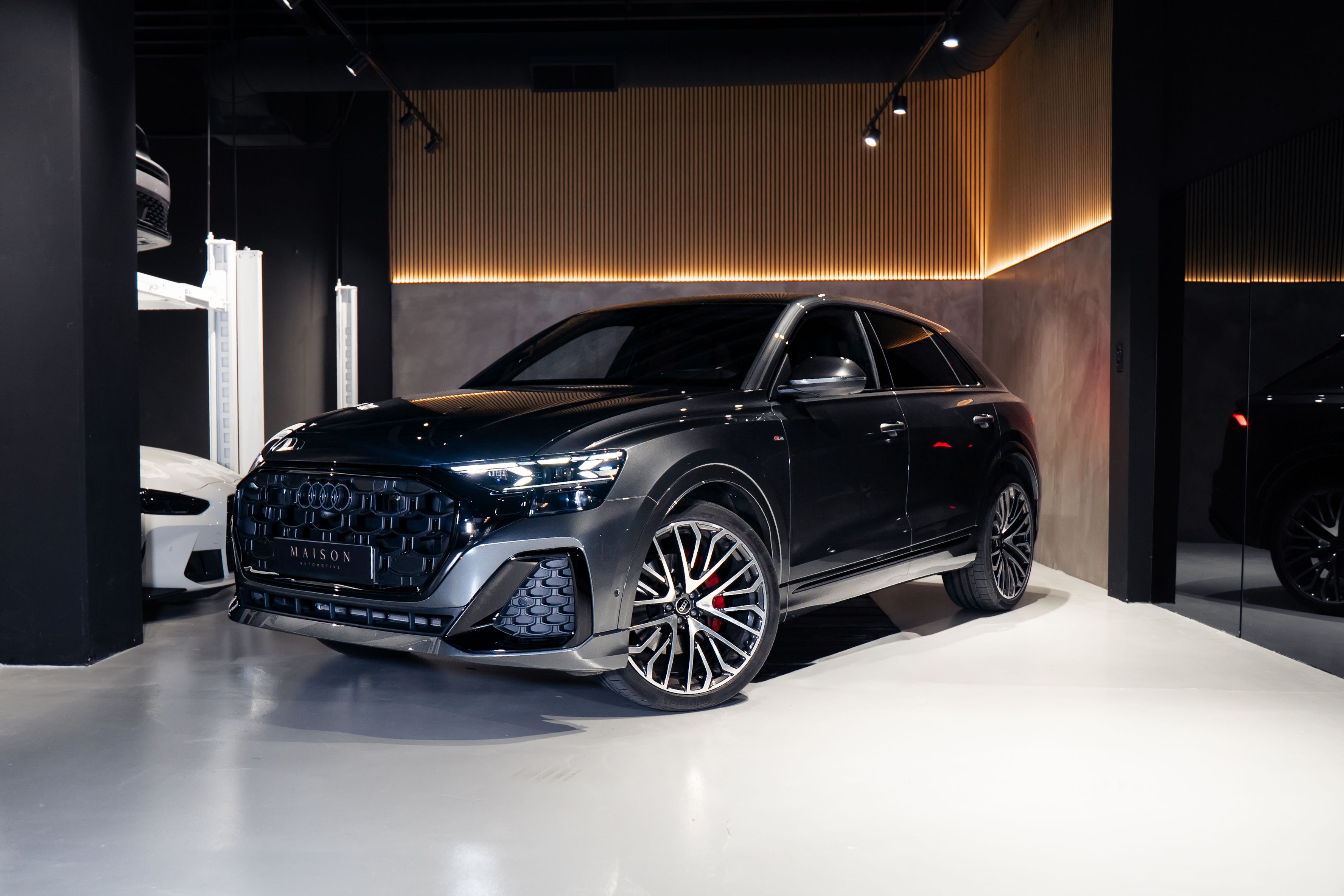 Audi  Q8 50 TDI Quattro  — photo 1
