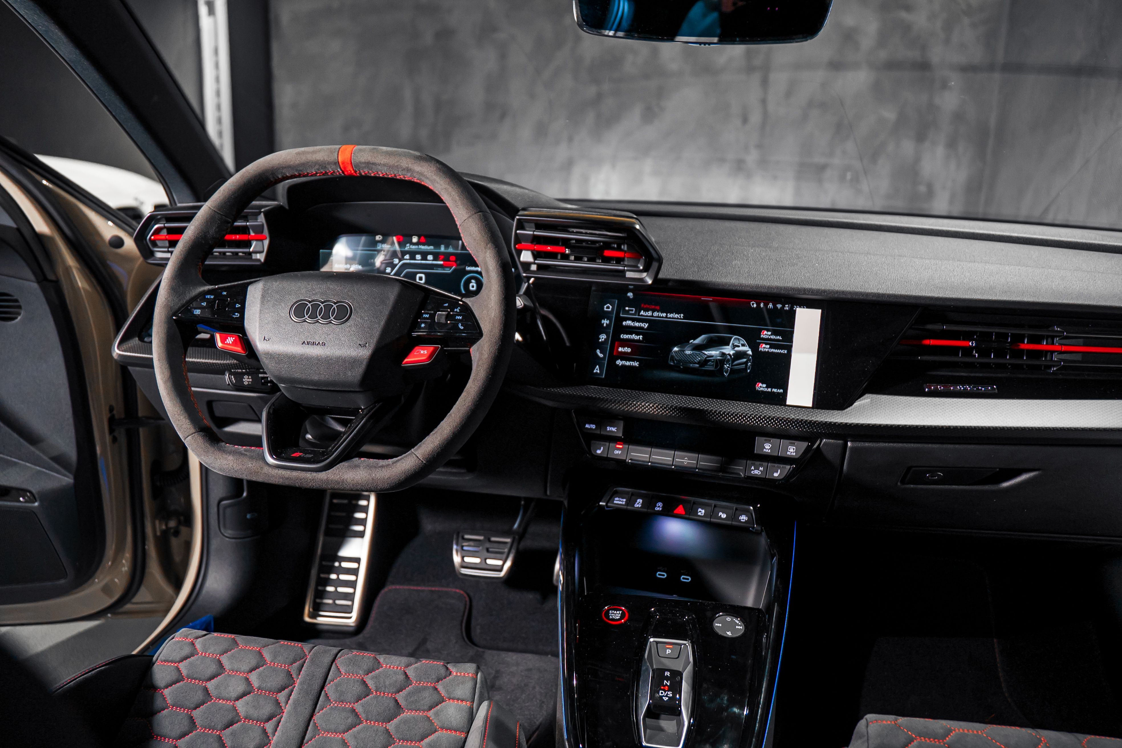 Audi RS3 Sportback — photo 10
