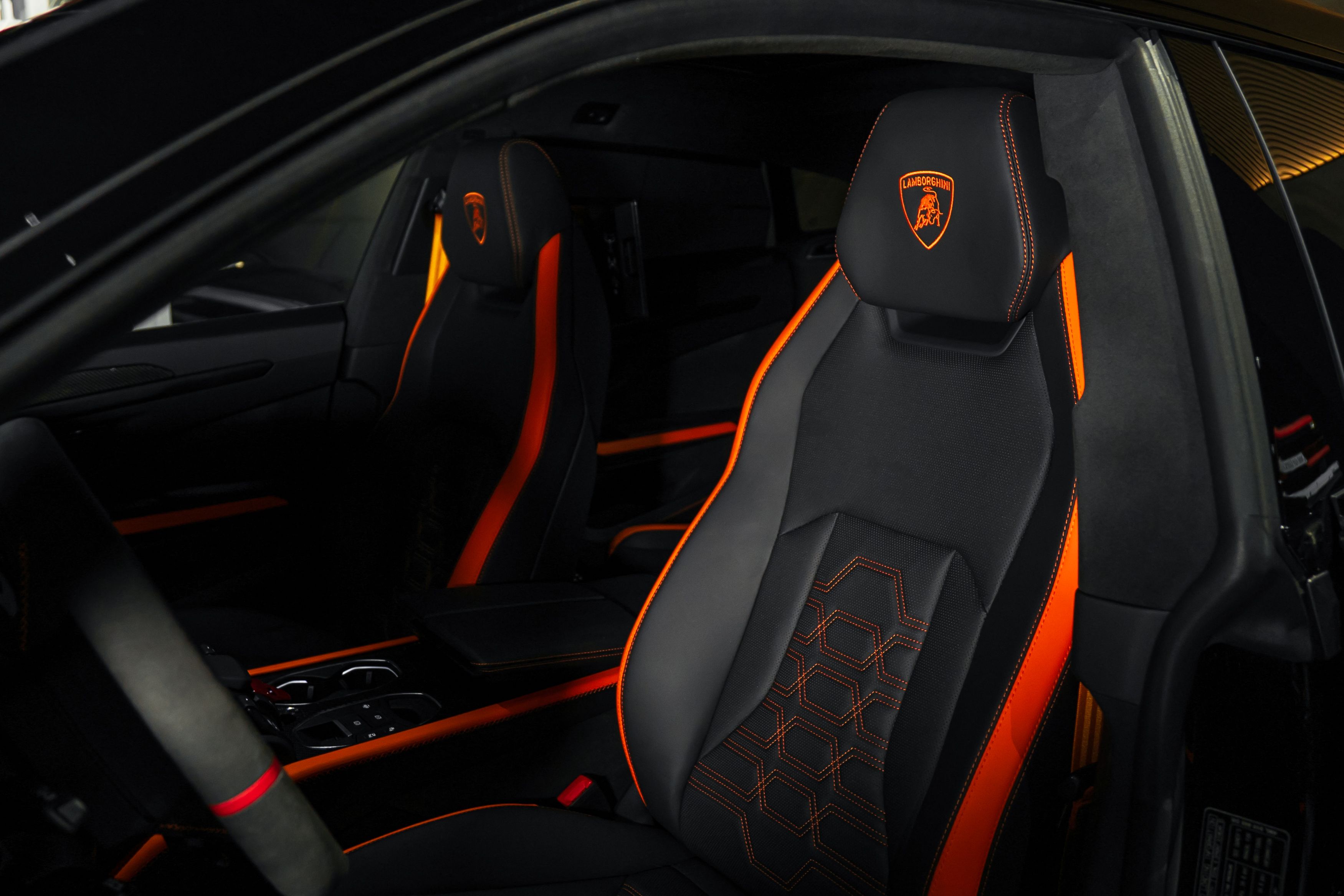 Lamborghini Urus — foto 6