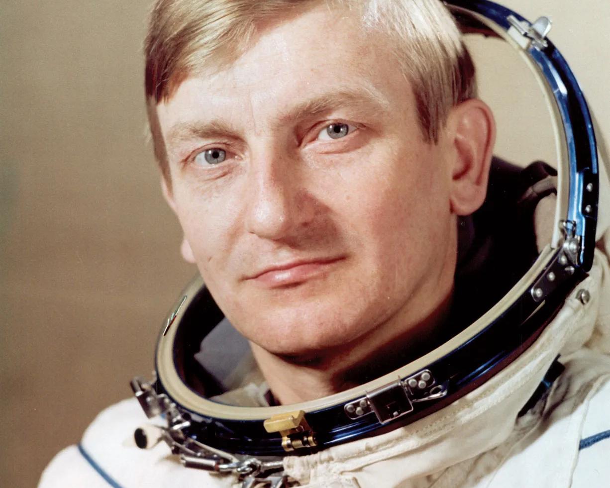 Miroslaw Hermaszewski