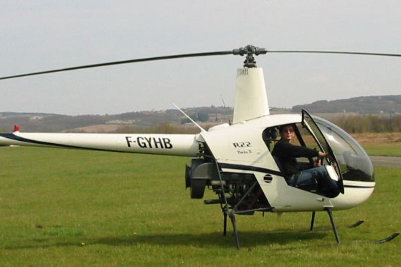 Robinson R22 de l’Héliclub du Beaujolais