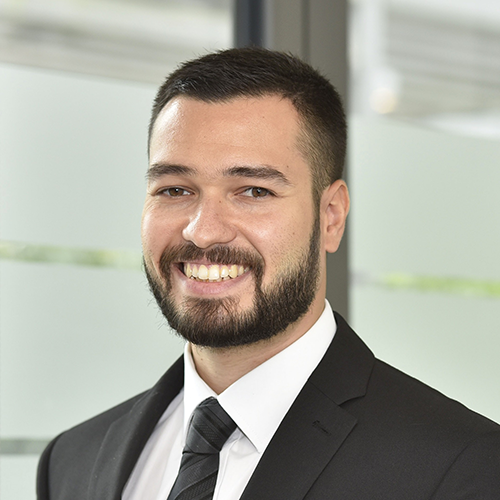 Enis Sahin portrait
