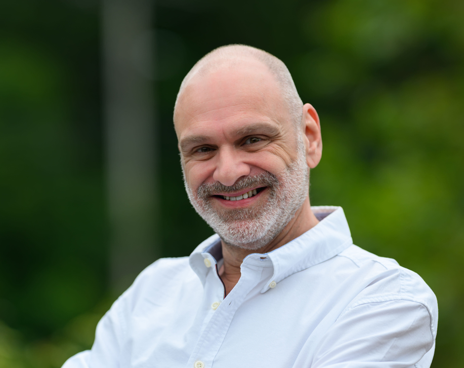 James Grant photo
