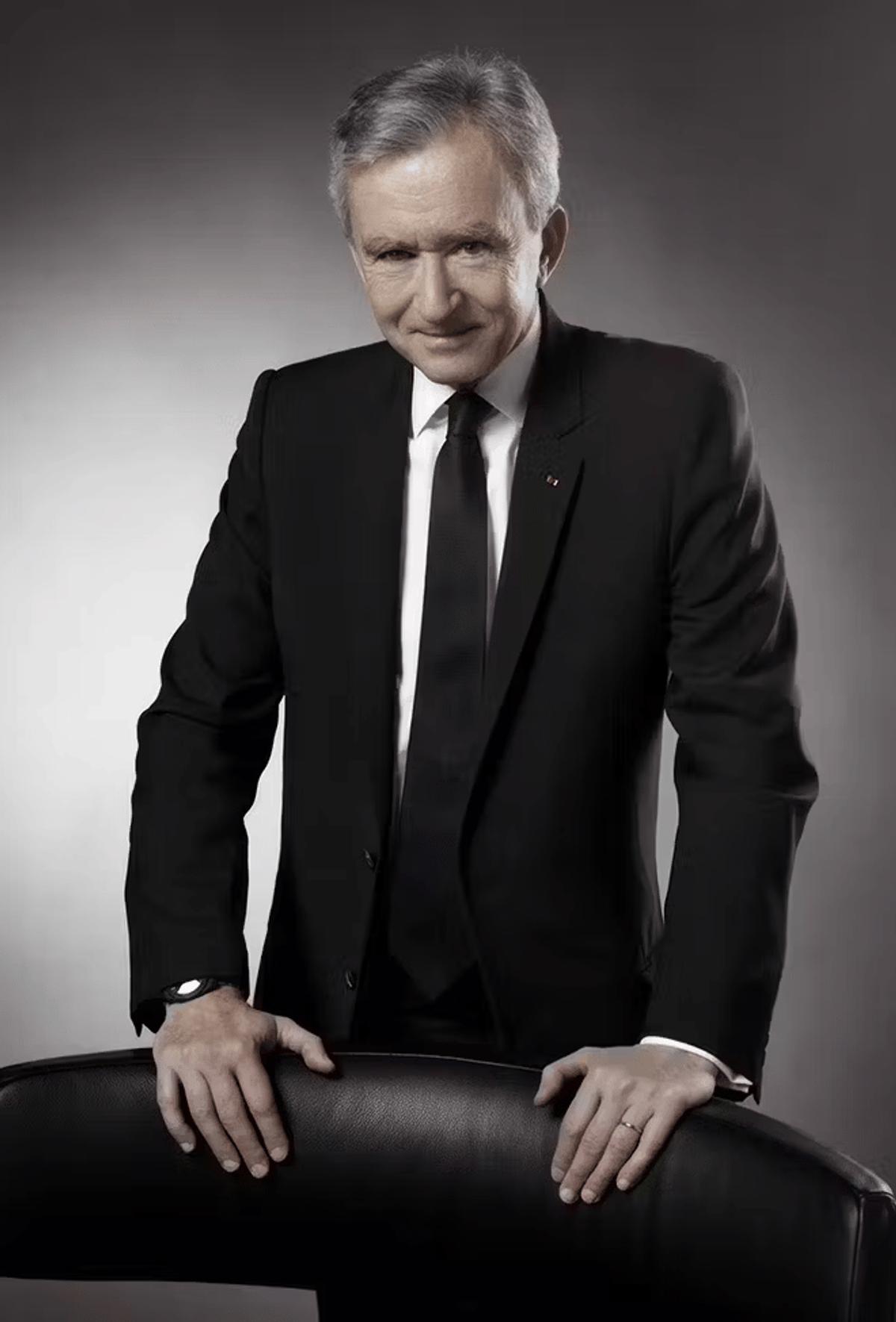  The architect of consolidation: Bernard Arnault, the visionary leader behind LVMH, whose strategic acquisitions defined the corporate era of luxury and fundamentally reshaped the industry. 