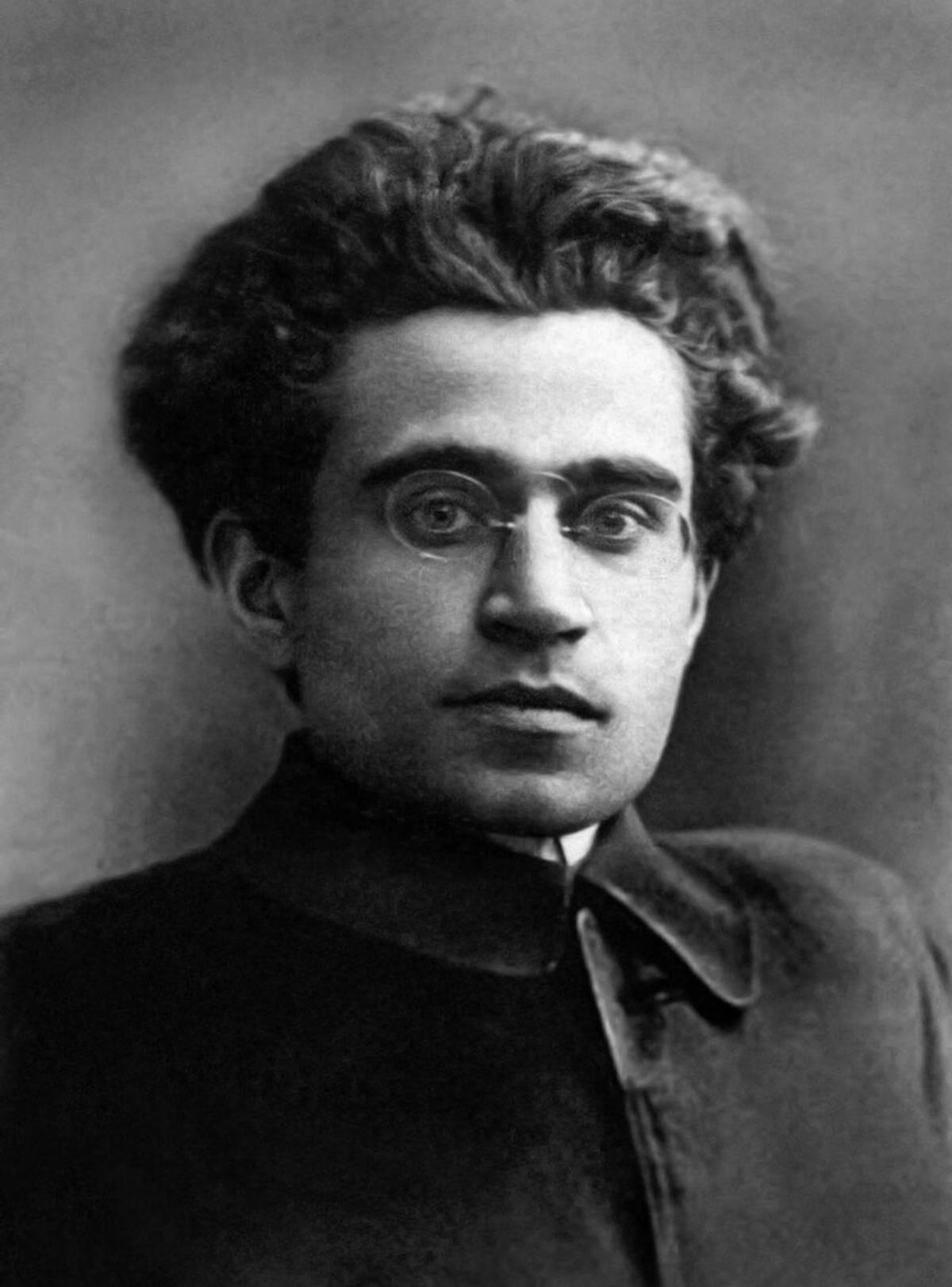 Antonio Gramsci: The 'organic intellectual' whose historical posture marks the limit of critique within the Kantian architecture of discourse.