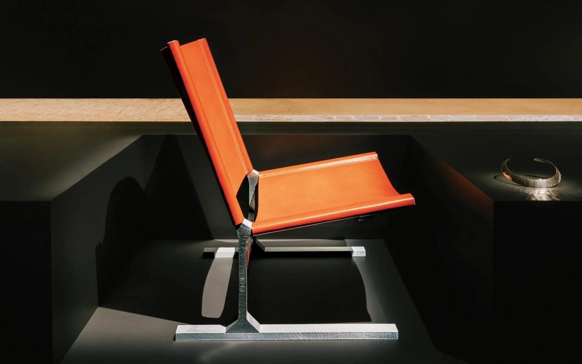  The Palladion d’Hermès chair: A study in architectural lines and hammered metal. Photography by Maxime Verret. 