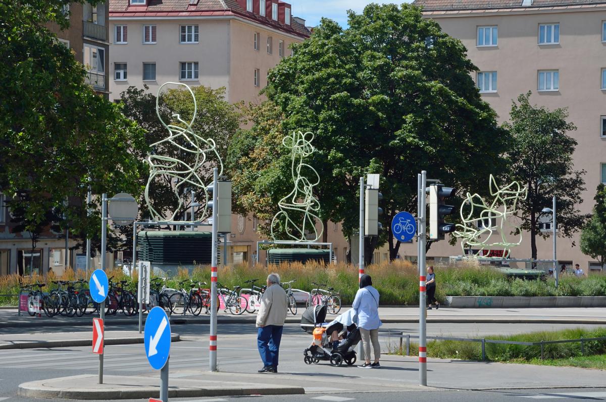 Hauptweg und Nebenwege, an outdoor sculpture by Michael Sailstorfer