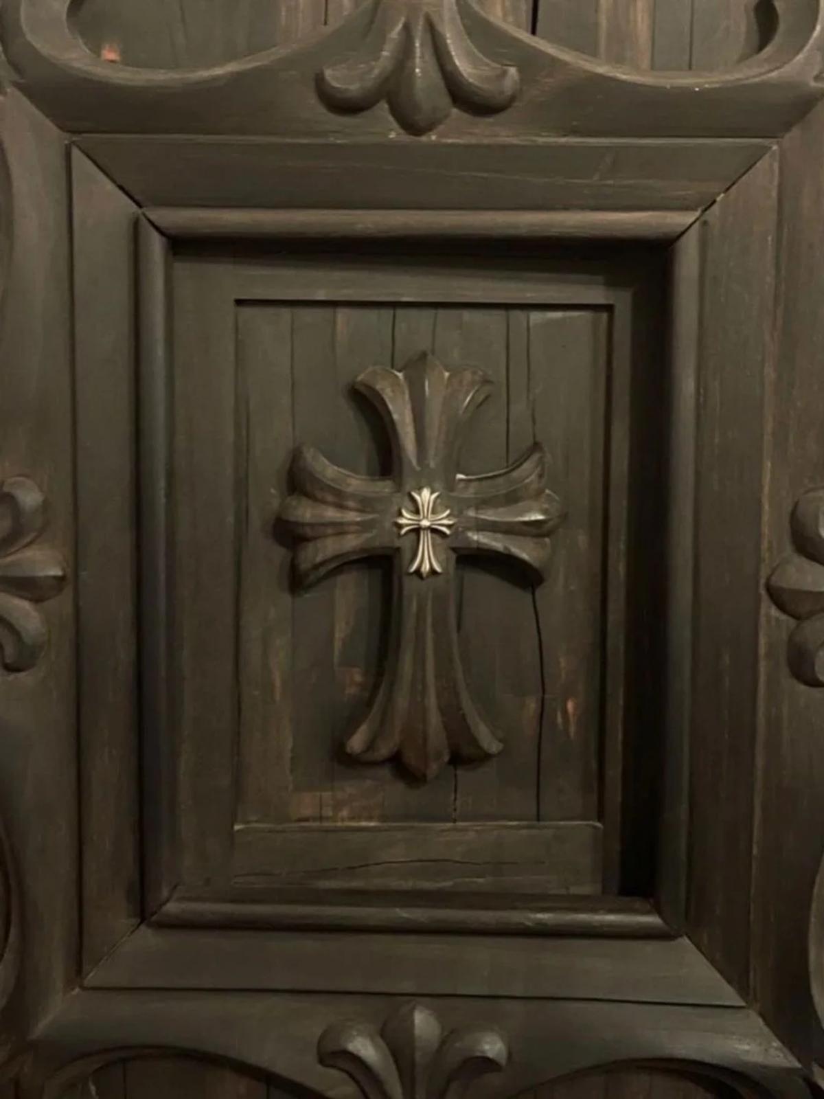 Material Memory carved into form: The continuous narrative of the house is expressed through motifs that repeat across decades and mediums, ensuring the story remains physically inseparable from the object's surface.