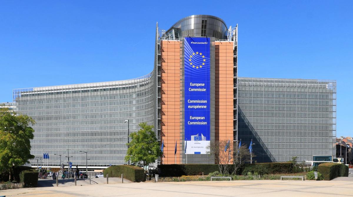 The Berlaymont building in Brussels: site of the European Commission's formal 2026 Digital Services Act proceedings targeting the architectural and systemic mechanisms of fast-fashion platforms.