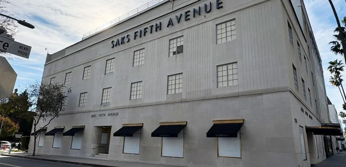 Active Liquidation: The shuttering of middle-market luxury anchors confirms the decisive bifurcation of the global retail landscape.