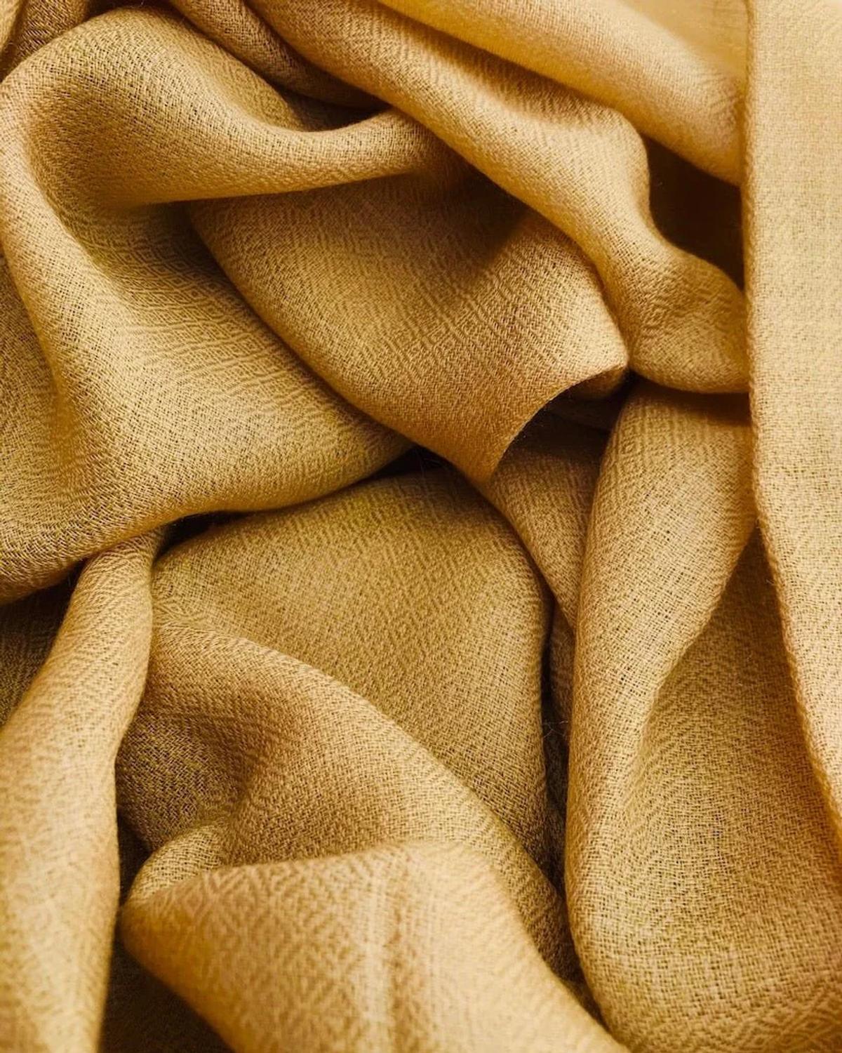  The resolution of the paradox: In the Post-Luxury paradigm, value is not found in a logo but is tangibly woven into the very fibers of an object. This is the 'restored luster', the quiet, confident gleam of superior craftsmanship and intrinsic material quality. 