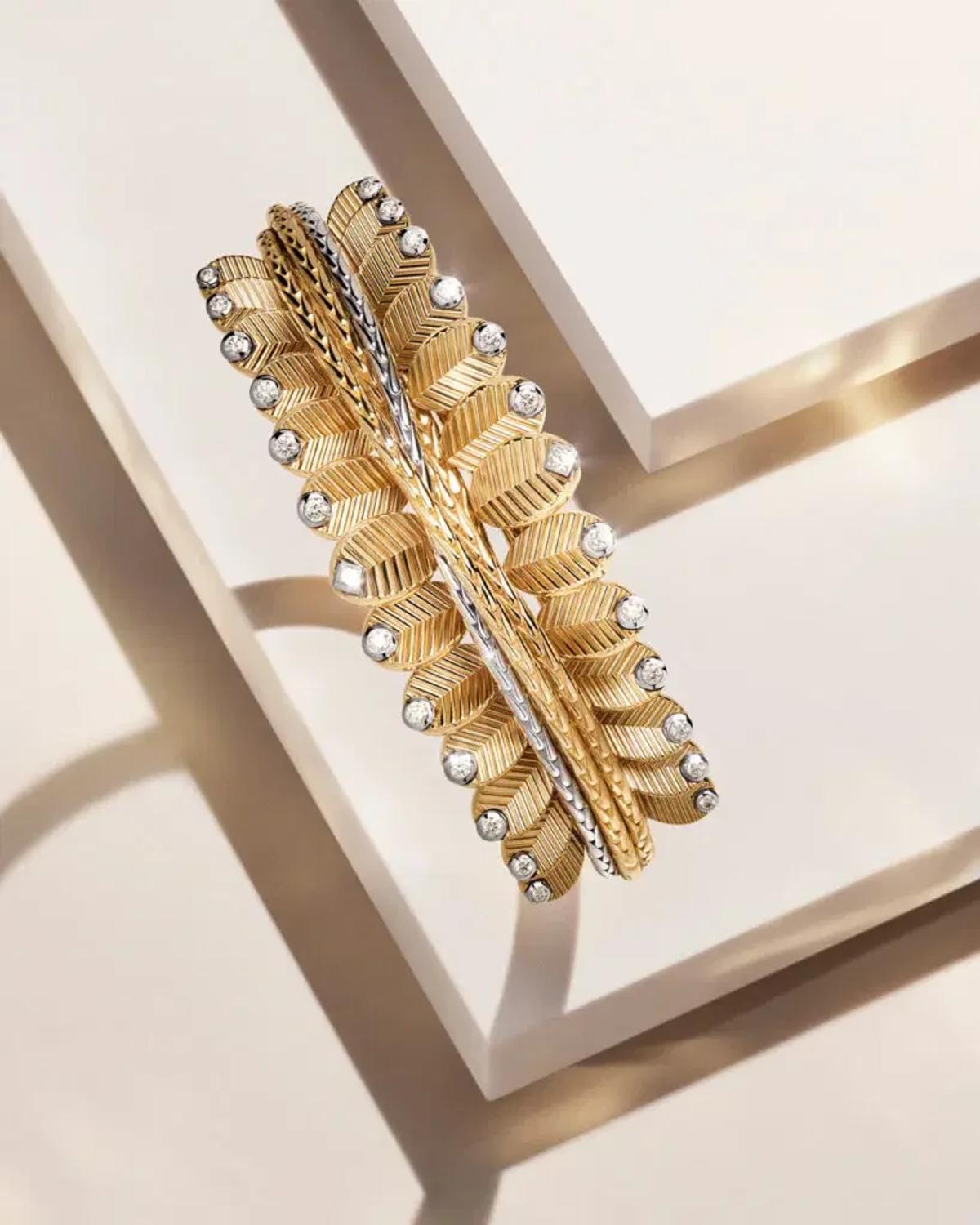 The Architecture of Un-Smoothness: Cartier’s Grain de Café gestures toward Tactical Friction through its convex geometry, yet remains structurally incomplete without the governance of a Custodian’s Contract.