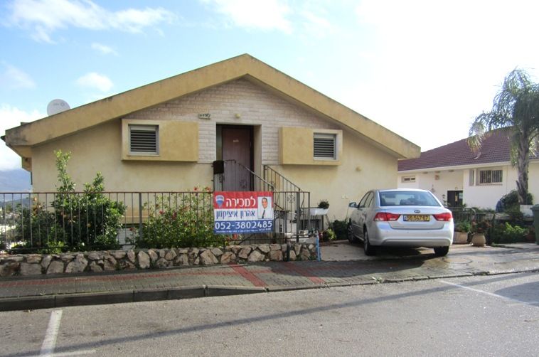למכירה ברחוב נשר וילה 7 חדרים