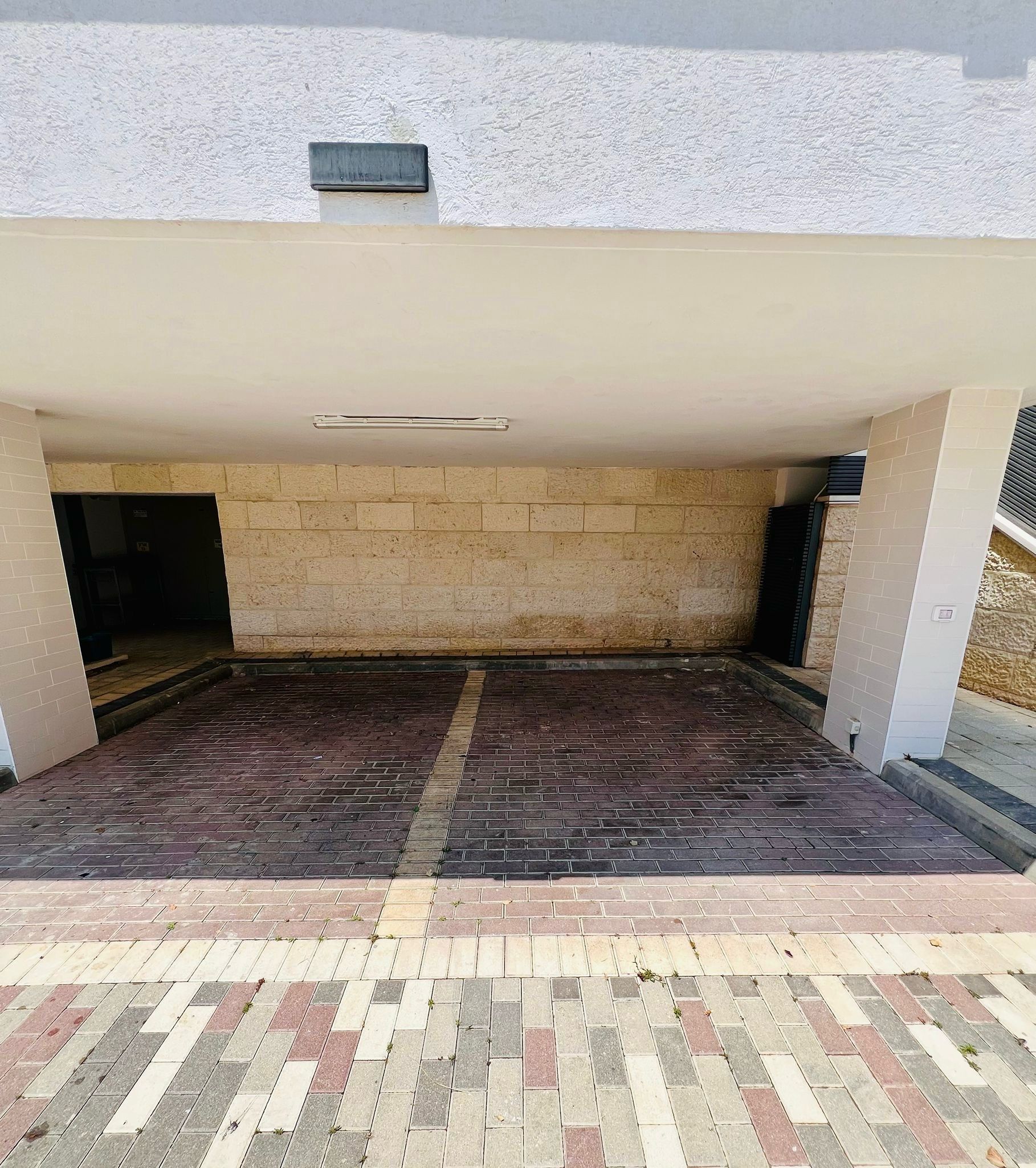 למכירה ברחוב חרמון דו משפחתי יוקרתי 5 חדרים - תמונה 11