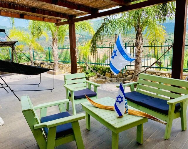 למכירה בכפר חנניה בית פרטי 7 חדרים