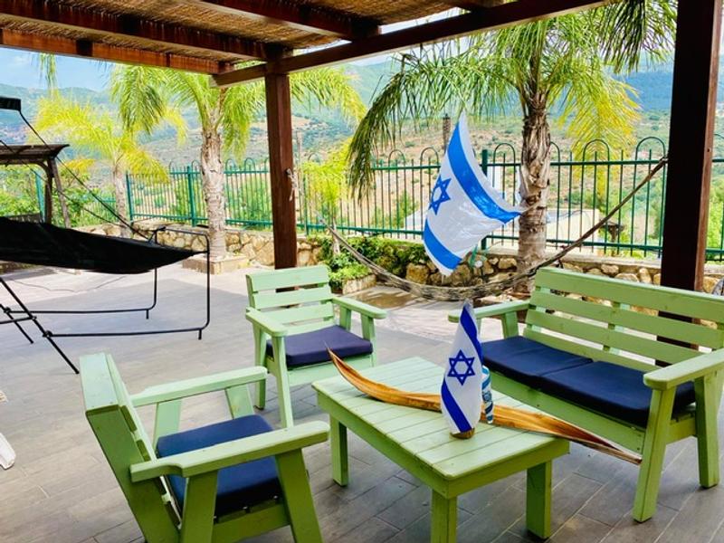 למכירה בכפר חנניה בית פרטי 7 חדרים