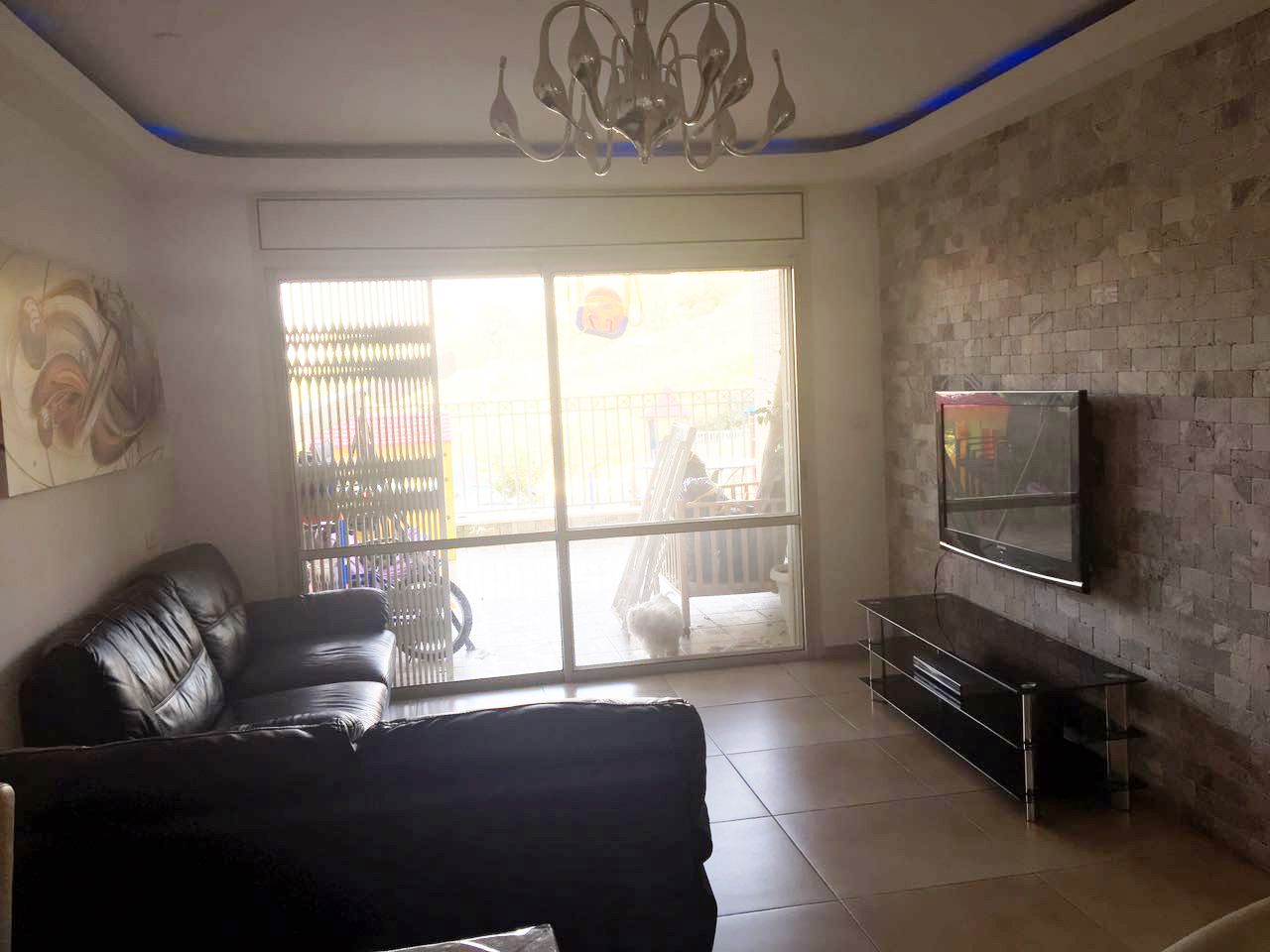למכירה ברחוב הדס דירת גן 5 חדרים - תמונה 2