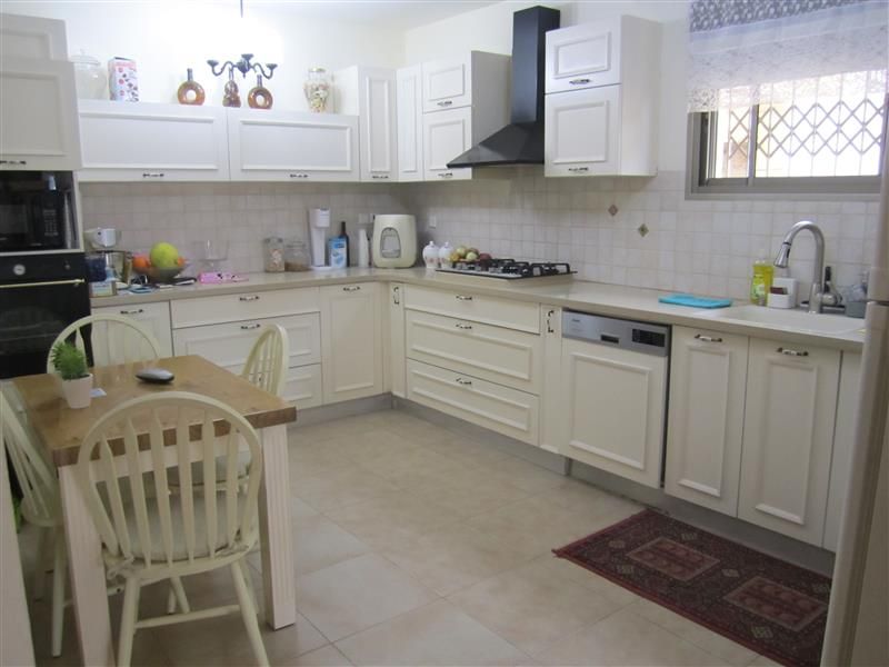 למכירה ברחוב נשר דו משפחתי 6 חדרים+ יחידת דיור - תמונה 4
