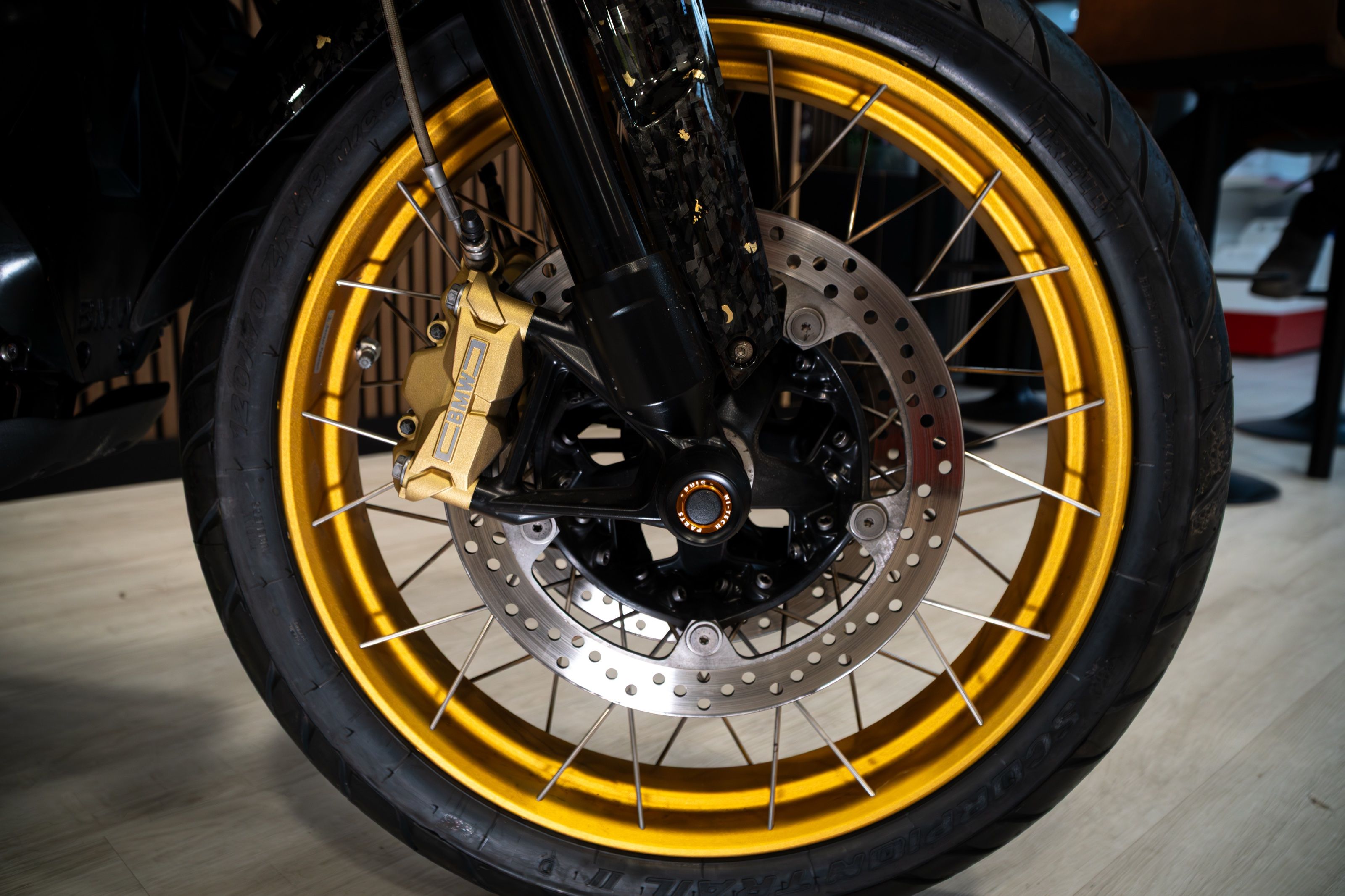 Gouden spaakvelg voor