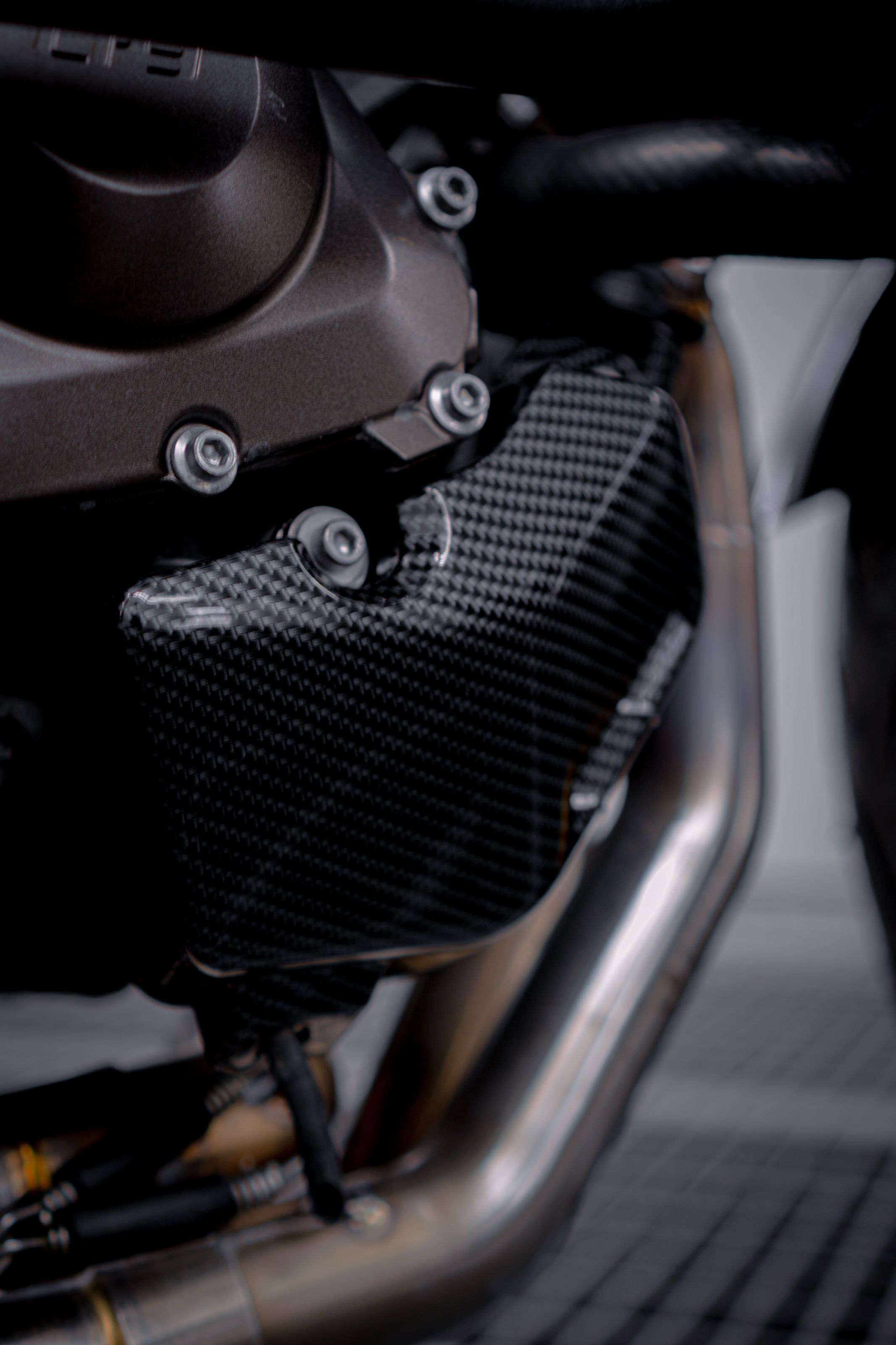 Motordeksel in carbon hydrodip