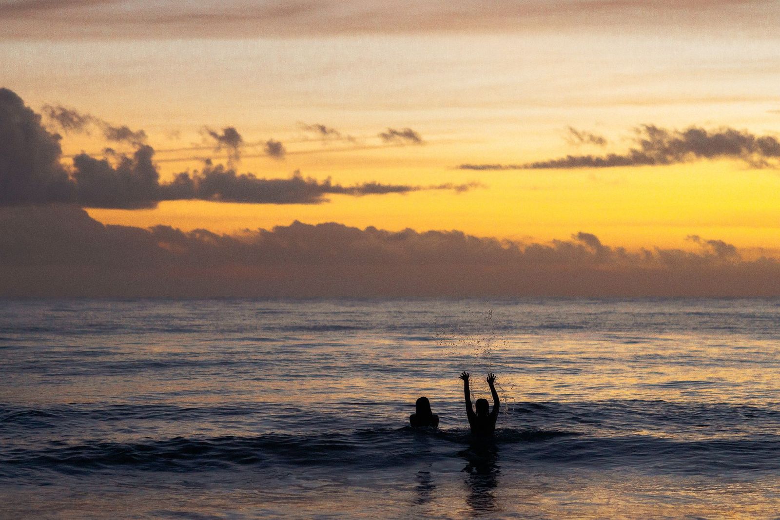 Banho de mar no fim da tarde
